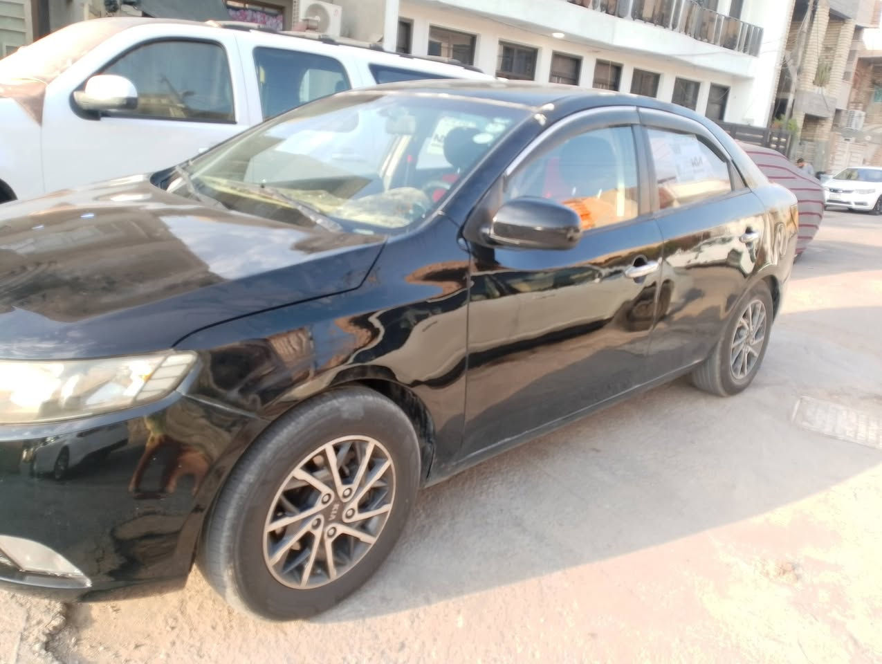 سياره سيراتو للبيع مصبوغه حزام السعر75 موديل 2012
للاستفسار ***********
