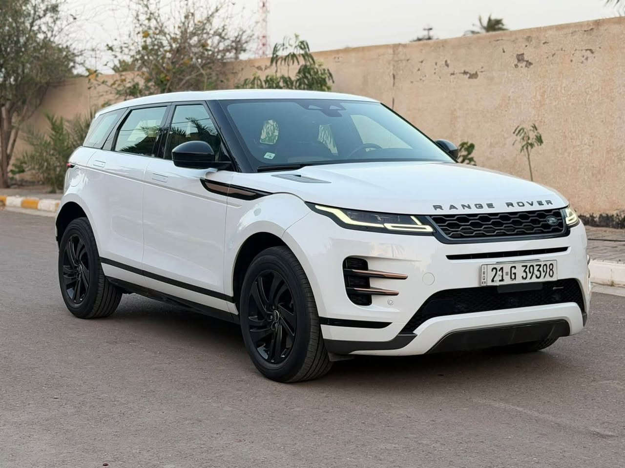 بيع او مراوس حسب القناعة سعرهة سعر سورنتوا 🌹

رانج روفر ايڤوك 2023 خليجي من وكالة رانج في سليمانية 

المواصفات 🥇R DYNAMIC. والسونار بالمنشور 

1 بصمة تشغيل وابواب 
2 بنوراما سلايد بردة بدون فتحة زجاجية 
3 شاشة كبيرة قلاب عند تشغيل السيارة 
4 شاشة تبريد وانظمة قيادة السيارة سبورت وايكو وسمارت
5 سايد بريك بصمة واتوا هولد وتحكم ستيرن 
6 شفتات ستيرن تسارع ونظام توقف ذاتي رادارات 
7 كشافات هوائية وحساس امامي خلفي 
8 تجي بمحرك  4 سلندر تيربو سعة 2.0
9 يدات أبواب مخفية ولد امامي خلفي
10 عدادات رقمية ومقاعد جلد كهرباء وتدفئة تبريد
11 اضاءة داخلية لمس شاشات لمس ونظام ملاحة خرائط 
12 كير 9 نمر ودفع رباعي دائم 
13 المحافظة على المسار وفرملة طوارئ تلقائية 
14 تبريد قطعتين مري شفط وكامرة  

15. عداد المشي للسيارة 32 الف كم 🏎️

وباقي المواصفات كثيرة لم تذكر رقم سليمانية 

نضربت الأبواب عندي وبدلتهن نفس اللون شركة وصبغ بالدوسة فقط وجزء بسيط من التكمة الوسيطة بالاسفل 

اما باقي السيارة كفالة عامة وبحالة الوكالة جديدة جدا 

تحويل مباشر مداور كبل الك 🚦🚥 

السعر 275 وبيهة مجال مكاني الكوت 

للتواصل 📱

***********
***********
