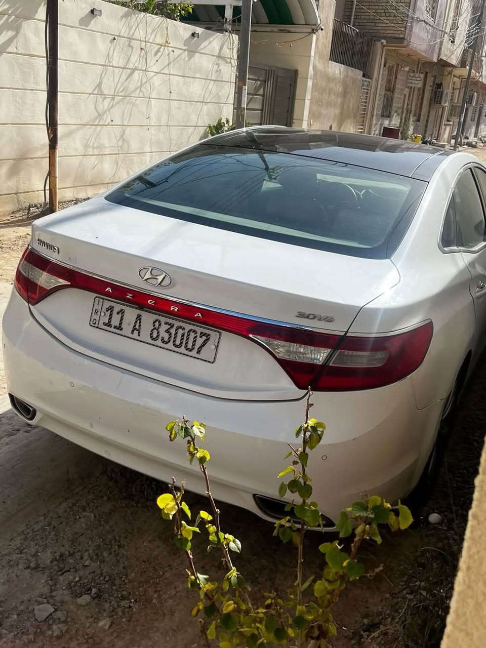 ازيرا موديل 2012 خليجي فول 1/1
باردي خفيف بلجاملغ الامامي والخلفي موضح السونار
رقم بغداد ماشيه 274
سعره 113وبيه مجال
سوناره موجود بمنشور 
***********
