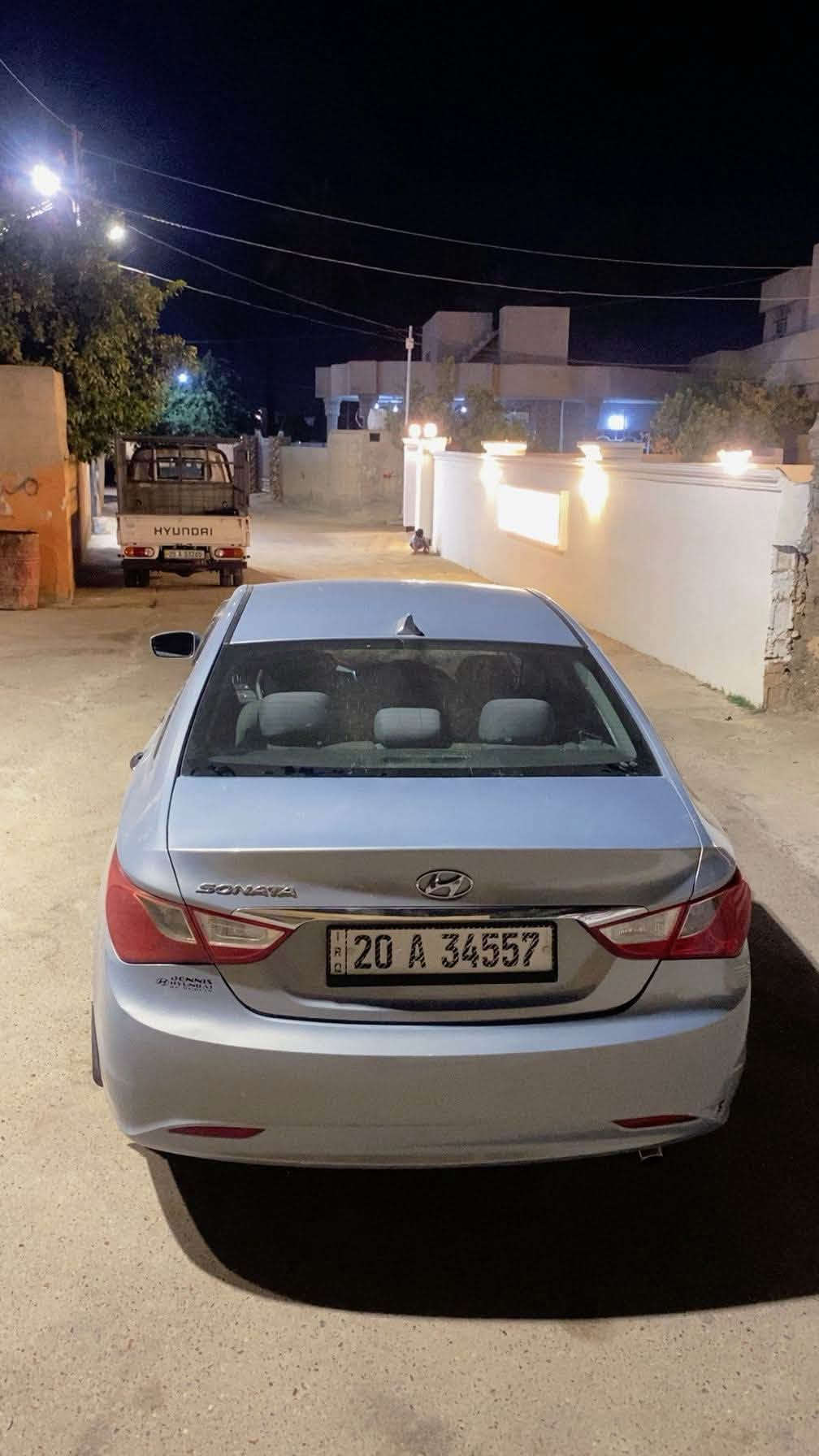 سلام عليكم .
سوناتا .
 2011
أمريكي .
بيه قطعه واحد بنيد فقط بدون دواخل .
تبريد ثلج .
تايرات جدا .
محرك 2400.
حداديه اماميه وخلفيه جيدآ. تحكم ستيرن جهتين .
مانع نزلاق .
رقم جديد .
شرط تحويل هزه جديده  .
المكان…؟
صلاح الدين .
قضاء الضلوعيه وكل هلا .
السعر $$.
95 $وبيه مجال  .
‏الاستفسار .
*********** 
***********
