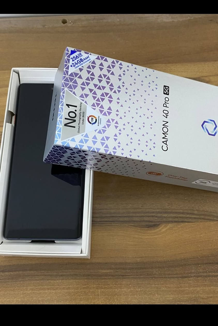 كامون 40 برو 5G • ١٢جيجا/٢٥٦جيجا • شاشة 6.78 إنچ AMOLED