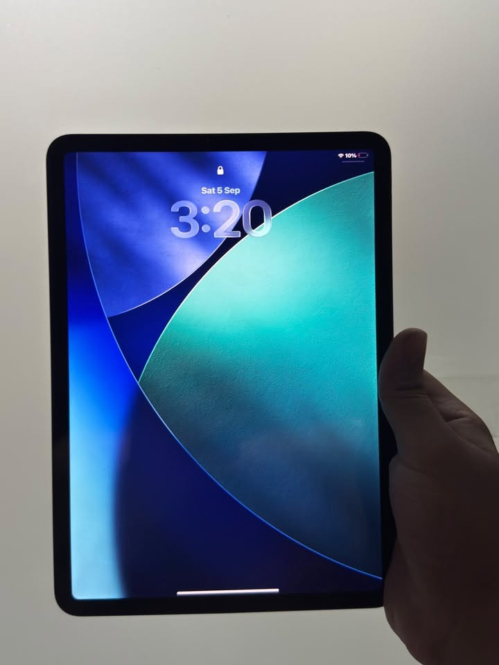 السلام عليكم
ايباد 11pro M1
حجم الشاشة 11 أنج  
نظافة 100% 
الجهاز ذاكرة 128 ممفتوح ابد
ملحقات الجهاز: كيبورد وماوس داخل الكيبورد
سعر الجهاز:680 
المكان: العامرية او حي الاطباء 
للتواصل والاستفسار :***********
ما ارد عل فيس او ماسنجر فقط واتساب واتصال
