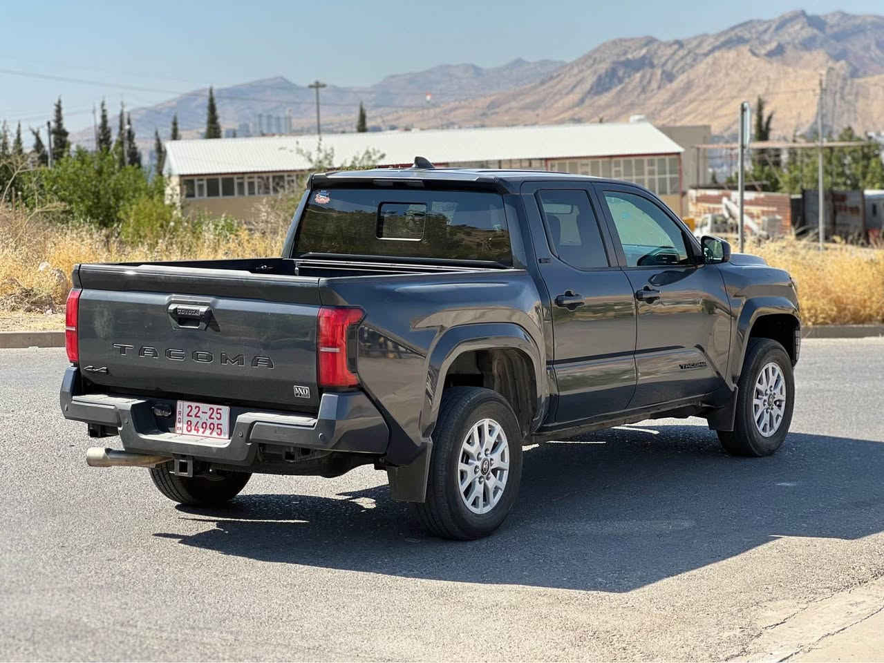 🔥 تويوتا تاكوما 2024 – الشكل الجديد بالكامل ( SR5 ) 🔥

للبيع بيك آب الأسطورة Toyota Tacoma 2024 الجيل الجديد، تصميم هجومي، قوة جبارة، وأداء لا يقهر على الجبال والطرق الوعرة.

أبرز المواصفات والمعلومات:
 المحرك: 2.4L Turbo i-FORCE يقدم عزم قوي جداً واقتصاد ممتاز بالبنزين

 نظام الدفع: 4x4 دفع رباعي مع أوضاع قيادة متعددة للمناطق الجبلية والطرق الصعبة

 الواجهة: شبك TOYOTA الرياضي مع إضاءات LED كاملة ومصابيح إنارة متطورة

 المقصورة: شاشة لمس حديثة، دعم Apple CarPlay & Android Auto، أنظمة أمان متطورة (Toyota Safety Sense 3.0)

لماذا تختار هذه السيارة؟
قوة تحمّل تويوتا المعروفة مع راحة وحداثة سيارات 2024، ممتازة جداً للاستخدام اليومي وللسفر والرحلات.

📍 الموقع: [ دهوك ]
💵 السعر: [31,000$]
📱 للمعاينة والاستفسار: الاتصال على [***********] دهوك, العراق

