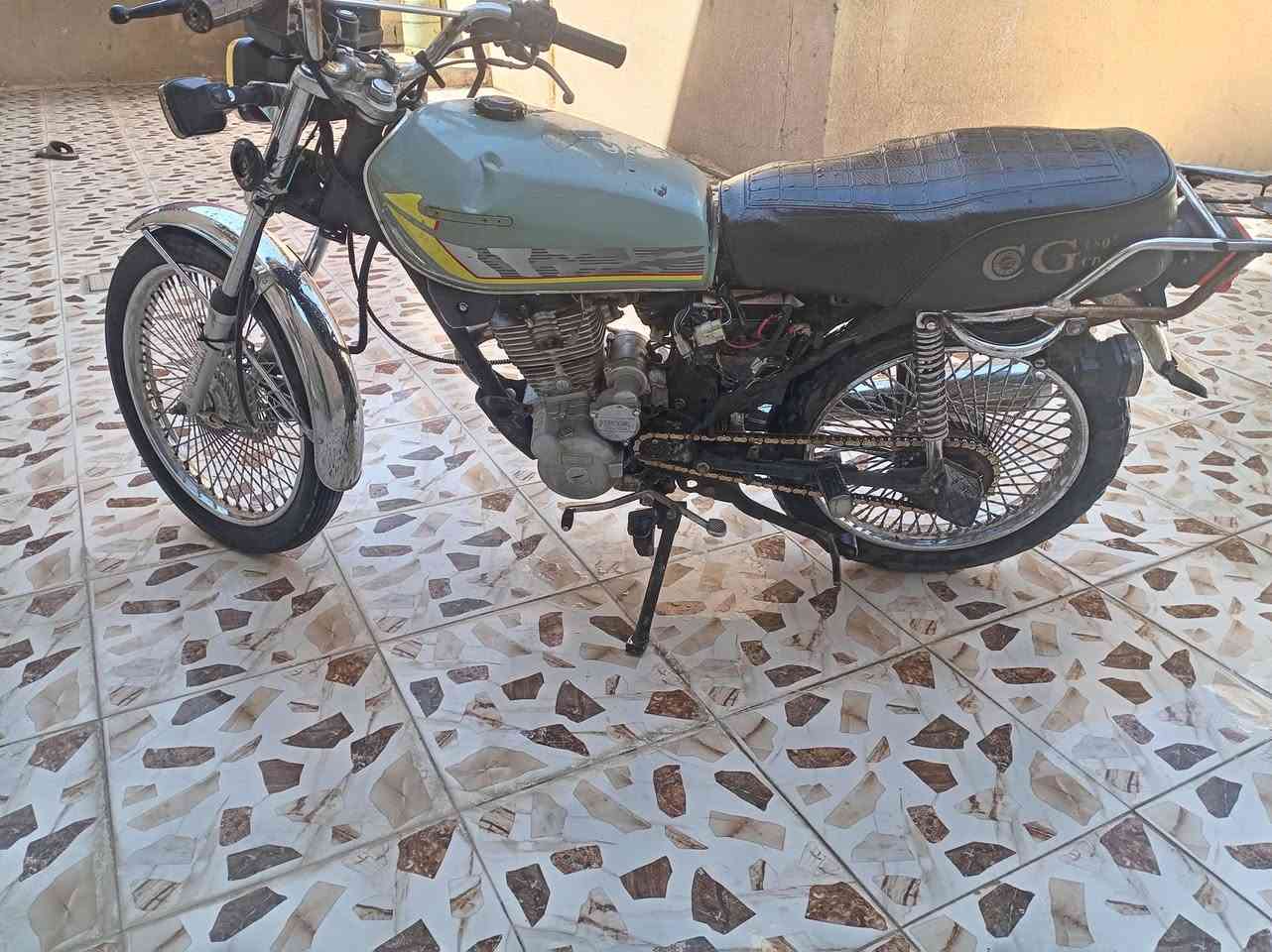 السلام عليكم البيع درجة سيفان موديل ٢٠٢٠ كهربائيات شغاله سلف شغال شاير شغال محرك لا تنقيص ولاتبخير محرك أخرس سعر ٢٧٥ العنوان تكريت القادسيه شارع ابو عقرب لاستفسار علا رقم *********** ويرهم مرواس ب حربي
