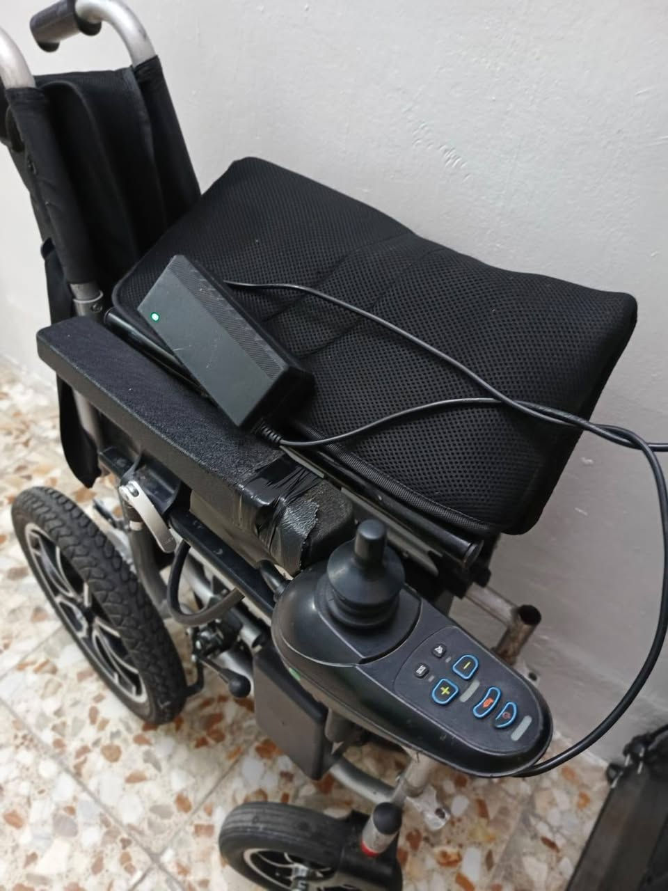 سلام عليكم عربانه استعمال قليل
السعر350 قفل
مكاني بغداد
***********
