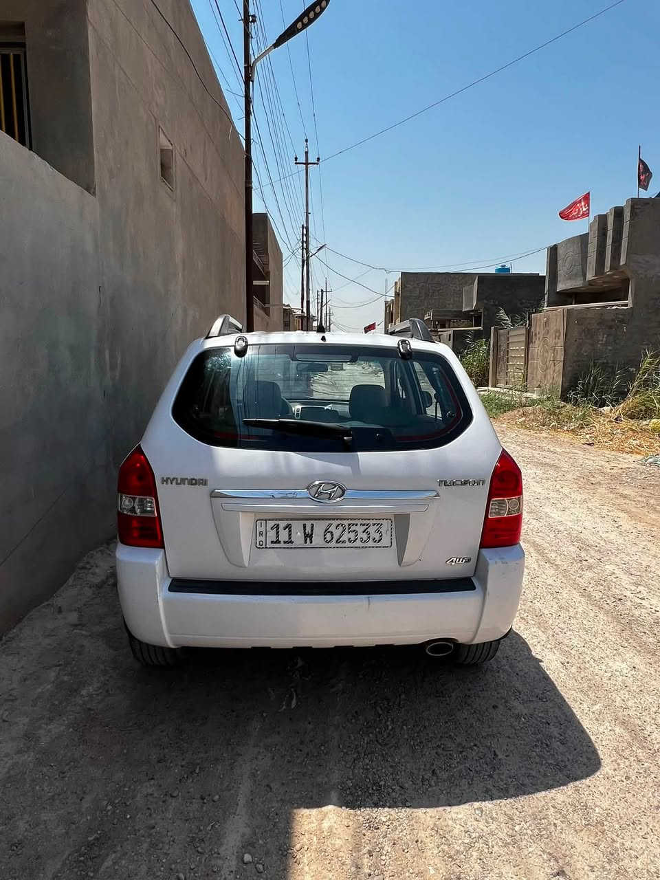 توسان ٢٠١٠ خليجي ابيض باسمي
محرك ٢٠٠٠
داخل بيجي  
 كير و تبريد خير من الله 
فور ويل 
رقم بغداد انكليزي 
السياره بيها نص باب الجنطه صبغ 
مكان بغداد المحموديه 
سعر سياره ١١٣
***********
