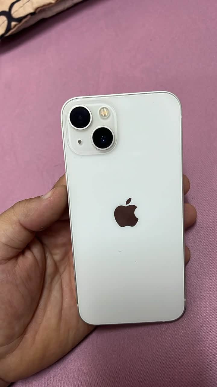 � للبيع iPhone 13 عادي 🔥
🔹 الذاكرة: 128GB

🔹 الشريحة: دبل SIM 📲📲

🔹 صحة البطارية: 91% 🔋

🔹 الحالة: نظيف

💰 السعر: 435 ألف فقط

📞 للتواصل اتصال او واتساب: ***********

🔥 سعر مناسب والبيع سريع إن شاء اللة

نص مكتوب في الصور:
- 1:13 75 حول الاسم iPhone إصدار iOS 27.0 اسم الطراز iPhone 13 رقم الطراز MLDV3CH/A الرقم التسلسلی TF9NXMC6JF الأغاني 0 الفيديوهات 246 الصور 772 التطبيقات 26 السعة 128 غ.ب. متوفرة 22.64 غ.ب.