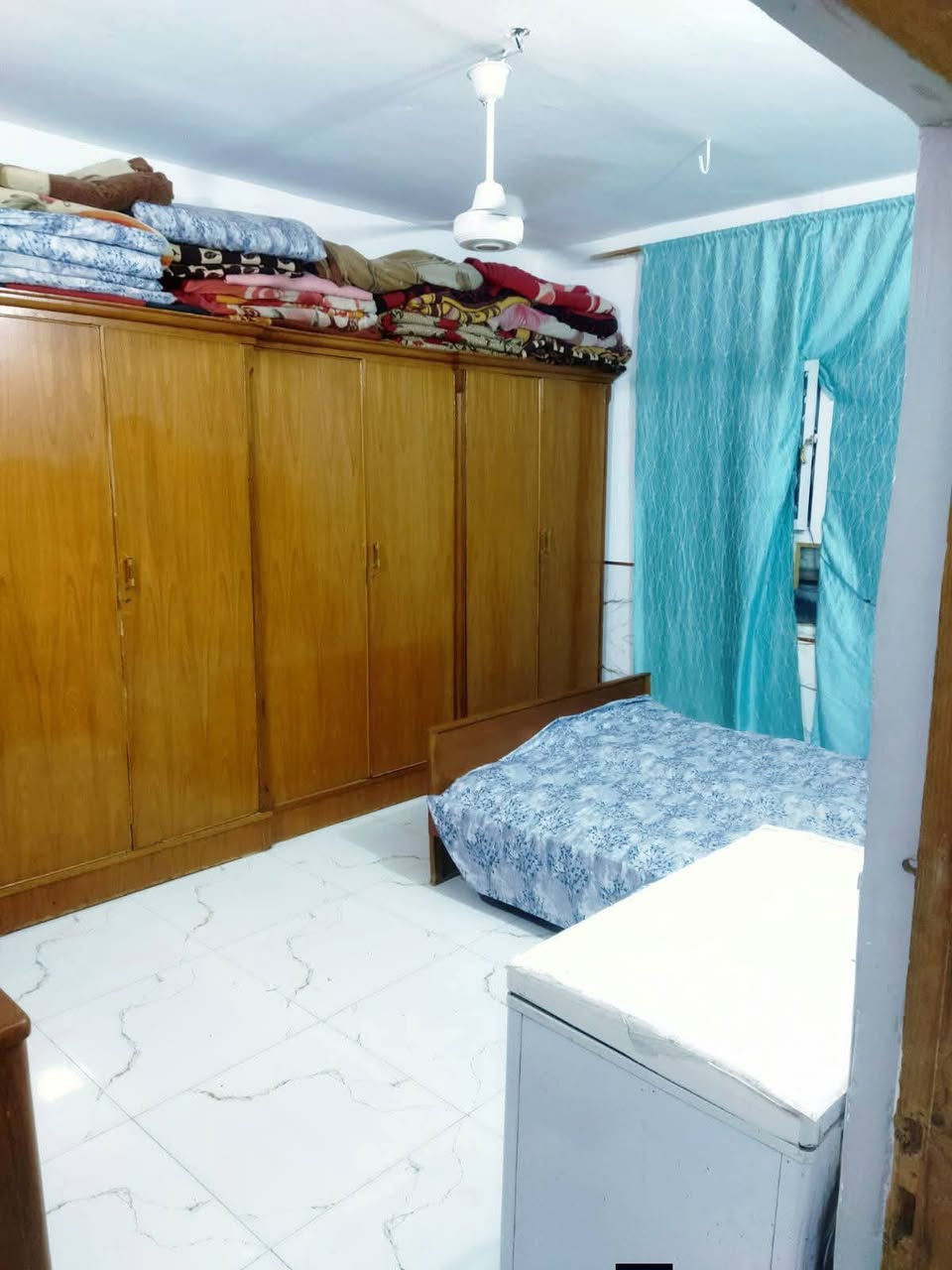يا الله بيت للبيع 120
 سعر 33معه مجال 

 2غرفه نوم صاله مطبخ ستقبال صحيات داخل او خارج

بناء بلوك صب مسلح 

خدمات كامله مدرسه اهليه او حكوميه 

 العنون نجف الاشرف مقابل قرية الغدير الاولى شارع الصب 
للستفسار اكثر ***********
