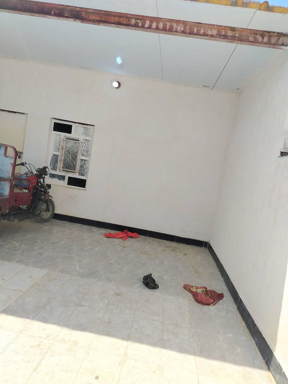 السلام عليكم دار للبيع مساحه 190 وكان حي النداء للاتصال ***********
