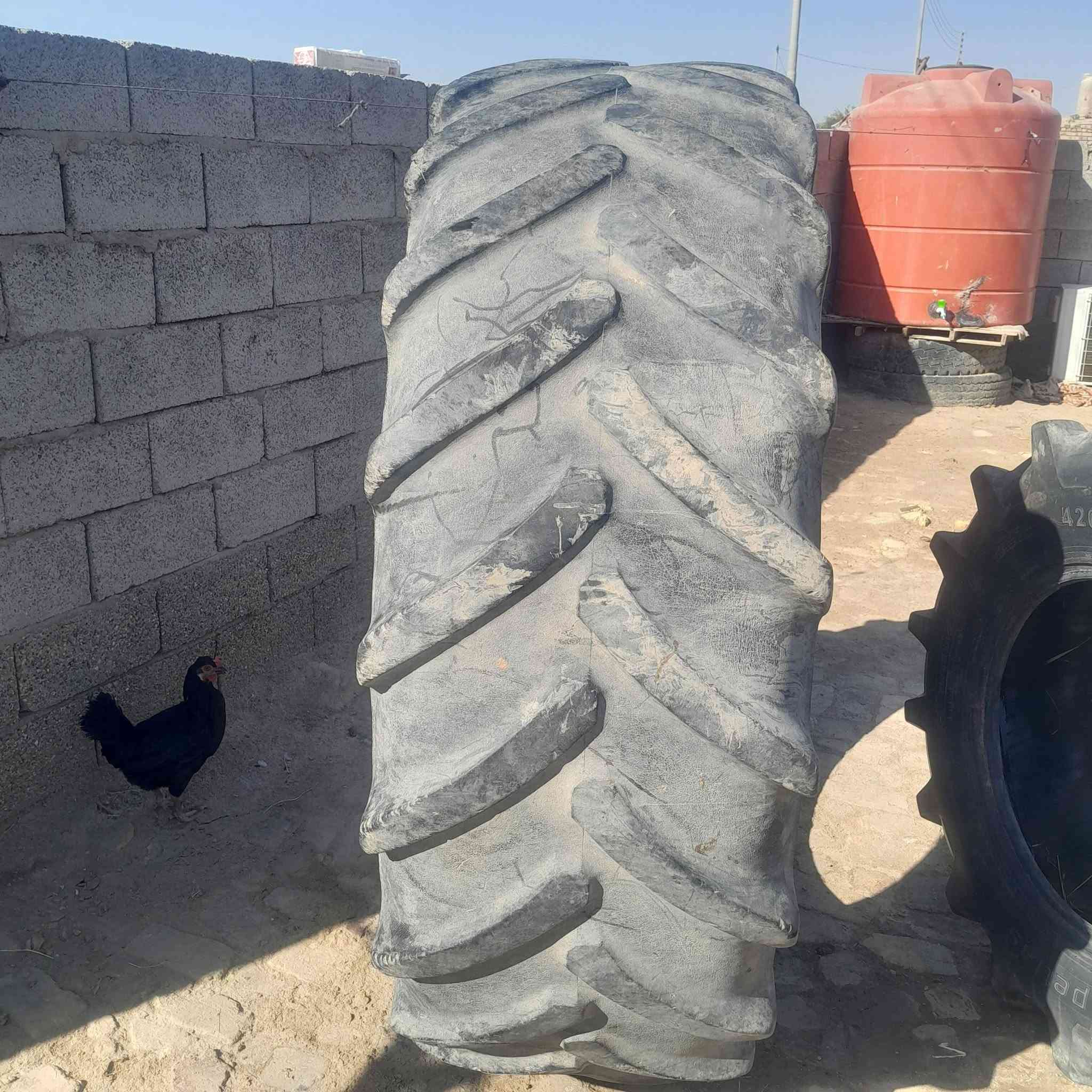 سلام عليكم تاير ات فيات حجم الكبير38/600
الزغير 24/240نضاف بدون ضربه ميسان العماره ***********
