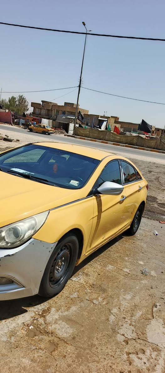 سلام عليكم سوناته كوريه غازبانزين سياره جاهزه مكينه 
كير حداديه بصمه كشن تفهه تبريد داخل صاج اسود رقم بغداد السعر ٨٥وبيهاشي بصيط مكان السياره توانيه ***********
