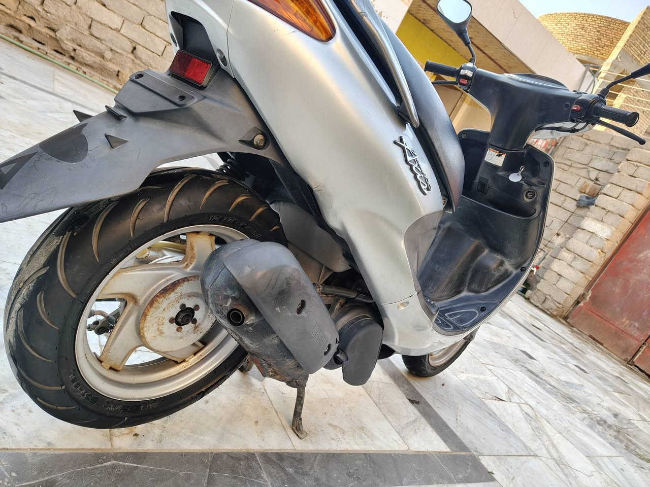 السلام عليكم دراجه اكزز حاويه نظيفه 
مامتعوبه على ايدي يعني استعمال قليل 
عنوان سوق الشيوخ لتواصل الاتصال على الرقم
***********
او مراسله واتساب
