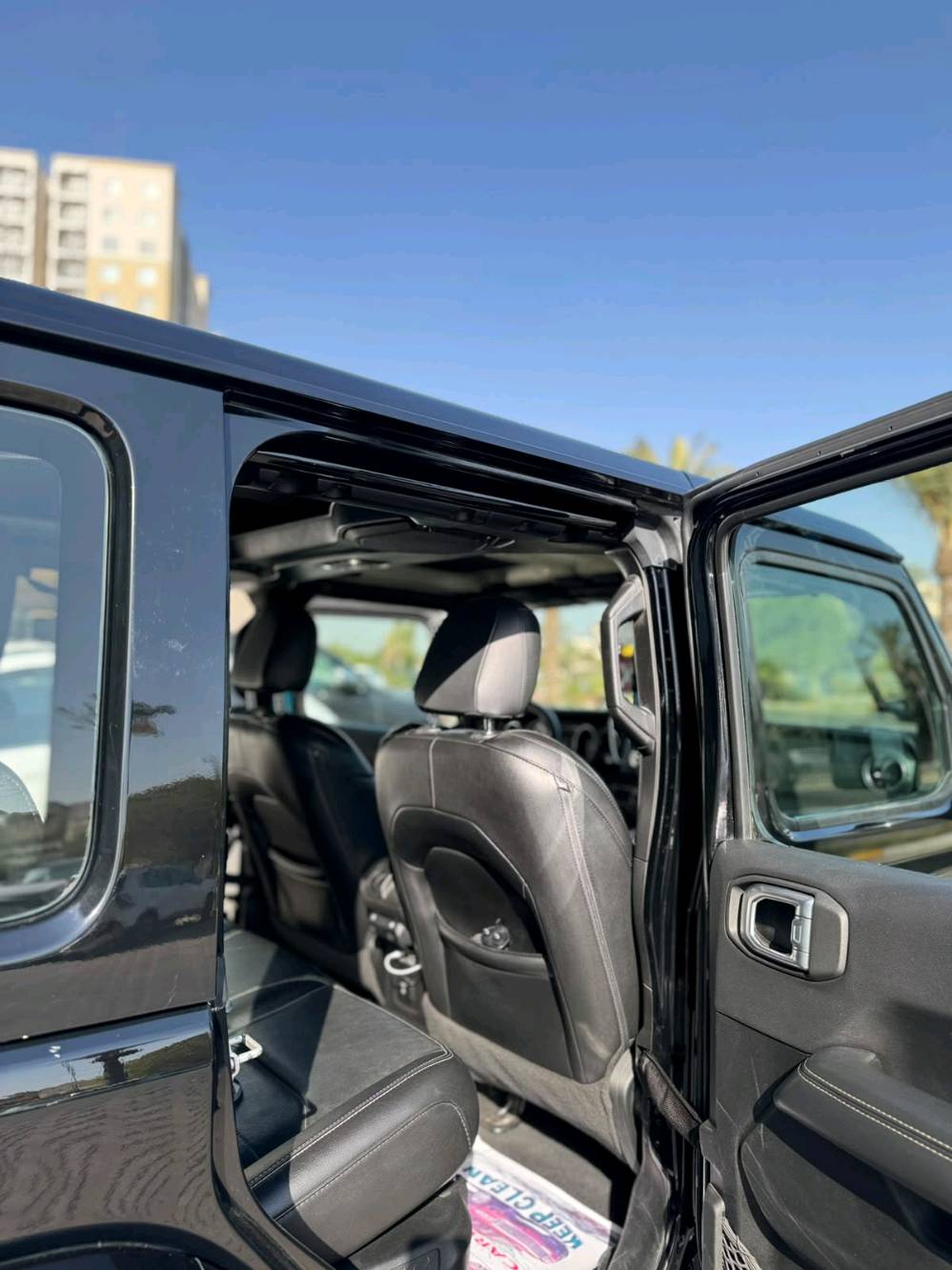 جيب رانكلر  صحاري للبيع 



‏wrangler 4xe plug in hybrid



‏‎فول المواصفات و هايبرد 4xe



‏‎لون السيارة اسود



‏‎موديل2021



‏‎ماشيه 61 الف  فقط 



‏2.0L turbo hybrid محرك اربعة سلندر توربو



‏‎** قوة حصانيه 375 hp



‏‎مواصفاتها :



‏‎بصمة ابواب بصمة تشغيل



‏‎كشنات جلد بلادي



‏‎كشنات تدفئه جلد مع الستيرن



مري جانبيه تدفئه



‏‎شاشه كبيره مع كاميرا | و خلفي تشغيل عن بعد



‏‎نضام صوتي ALPINE مع دمام بالصندوق



‏‎اربع مخارج كهربائي Aux



‏PART TIME و 4WD auto نضام



‏SWAY BAR



‏‎قفل اكسل امامي و خلفي AXLE LOCK



‏‎كيبل شحن 110V 220V تكدر تشحن السياره بالبيت ثلاث انضمة قياده e-save بنزين



‏electric فول كهربائي



‏‎نضام هجين بنزين و كهرباء hybrid



‏‎السياره تشحن ل حالها بالطريق عند دواسة بريك



السيار رقم بغداد شبة مميز 



سقف بوكس  تنشال  كامل    



سياره وارد امريكي.



حادث جاملغ خلفي وراجع كما موضح في الصورة



السعر :248 وبيها مجال للشراي الجاد



العنوان بغداد 



للاستفسار 



***********
