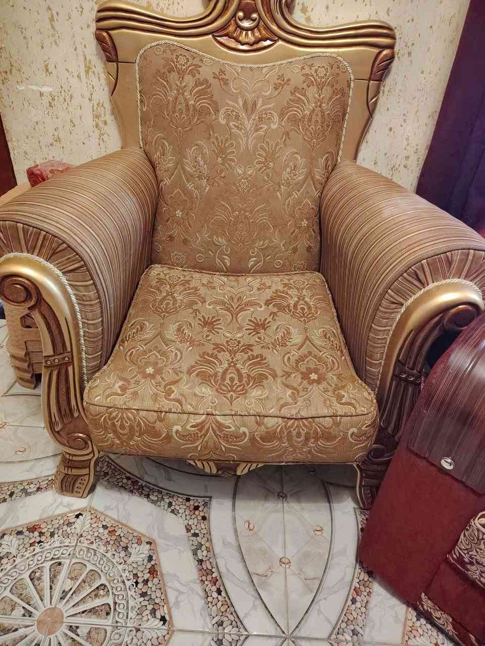 كنبة • للبيع • قابل تفاوض