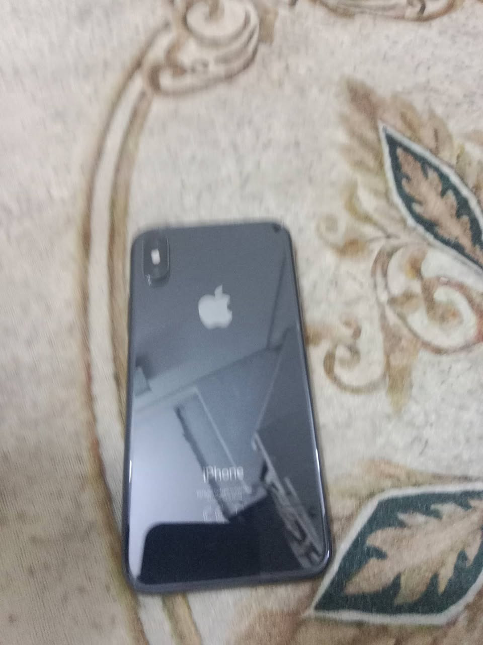 سلام عليكم شباب ايفون إكس ذاكره64مبدل بطاريه اصليه شرط جهاز مسويله تخطي بصمت وجي شغالهالجهاز كله بلادي ماعده البطاريه وتخطي السعر قيم بلي يرضي الله لتواصل خاص او اتصل عله الرقم ***********مكاني نجف أبو صخير

نص مكتوب في الصور:
- ٢:٣٢
- البطارية
- حالة البطارية والشحن
- كما هو الحال مع البطاريات القابلة لإعادة الشحن، بطارية الهاتف قابلة للاستهلاك وتصبح أقل فاعلية مع الوقت. معرفة المزيد...
- الحد الأقصى للقدرة
- ١٠٠٪
- هذا قياس لقدرة البطارية مقارنة بقدرتها عندما كانت جديدة. قد تتسبب القدرة المنخفضة بتقليل ساعات الاستخدام بين عملية الشحن والأخرى.
- أقصى قدرة للأداء
- تدعم بطاريتك حاليًا الأداء الطبيعي وقت الذروة.
- شحن البطارية المحسن
- للحد من استنزاف عمر البطارية، يتعلم الـ iPhone من عادات الشحن اليومية، بحيث ينتظر ولا يتجاوز ٨٠٪ حتى يحين موعد حاجتك إلى استخدامه.
- الشحن باستخدام طاقة نظيفة
- في منطقتك، سيحاول iPhone التقليل من البصمة الكربونية من خلال انتقاء وقت الشحن الذي تتوفر فيه كهرباء بانبعاثات كربونية
- اسحب للأعلى لفتح القفل ٢:٣٠ ياناس منو يعرف عن المهدي أخبار يكول @kararr
