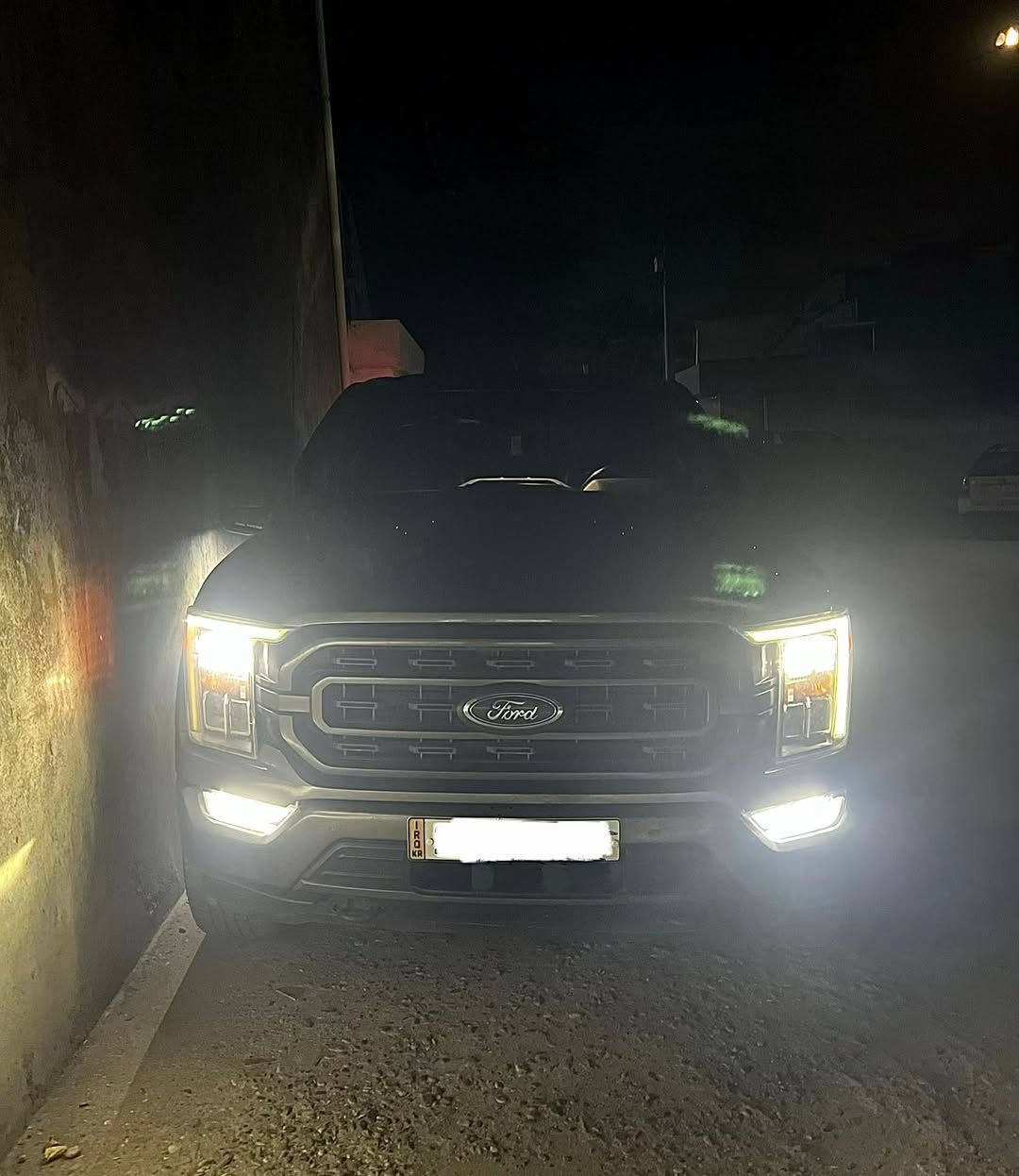 فورد F150 XLT مەکینە 3.5 turbo
هايبرێد كوشن جلد
فوله موديل 2022
كه مترين ليدراوى هه يه
گير مه كينه كارەباياتى هه موو ئيش ئه كات
پاترى ليثيوم و نظامى هايبرێدى زۆر باشه
له مەكينەوه بۆ پاترى و له پاتريەوه بۆ مەكينه
شاشە گەورە و کوشن هیتەر، ڕادارە و کامێرە ٣٦٠ 
مواسەفاتى زۆر زیاتریش 

نرخ: 310$ و معامەلەیەکی کەم

***********
***********
