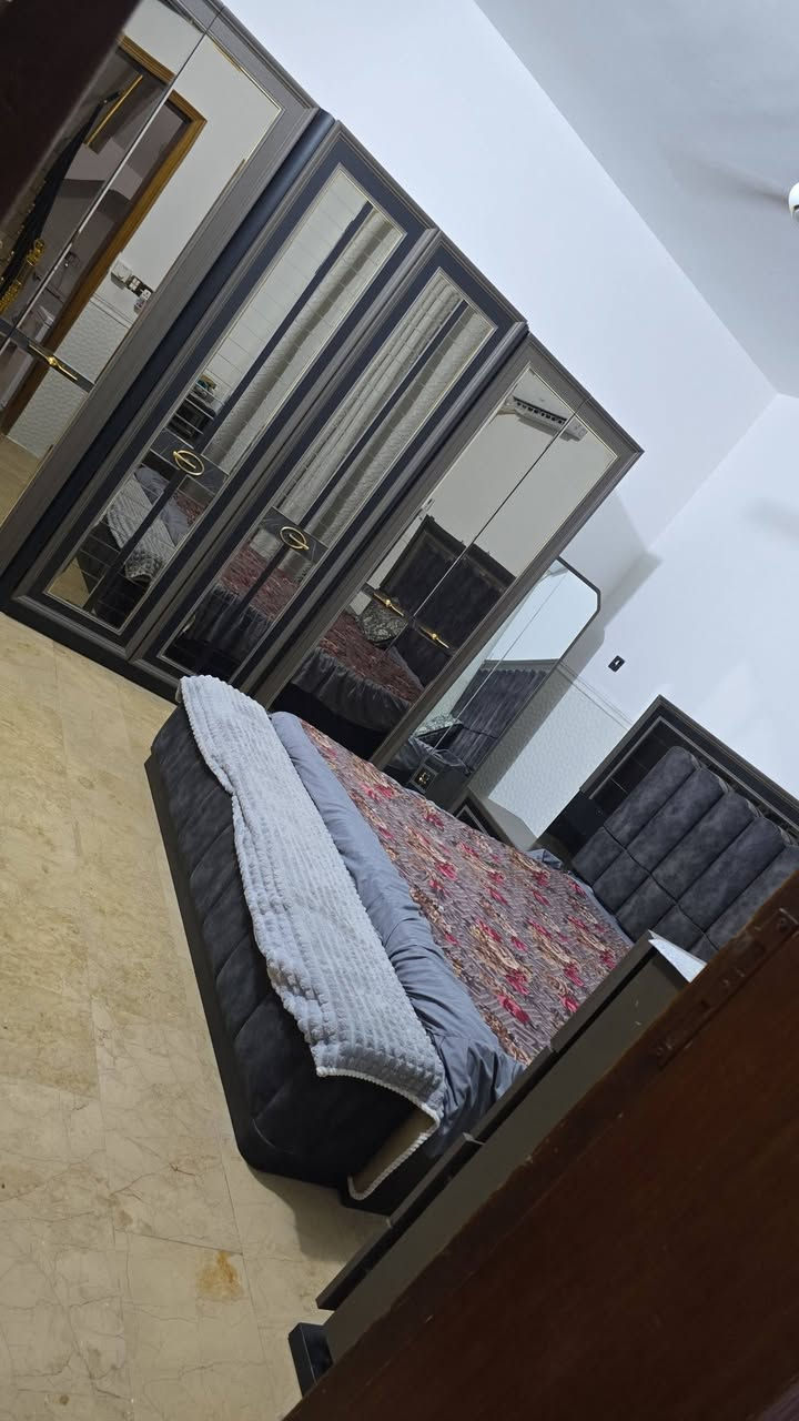 كل الأغراض للبيع وثلاجه صغيره جديده بالكارتونه للتفاصيل على هذا رقم ***********
