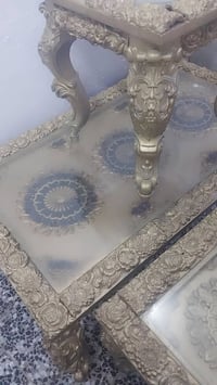 ميز • ٣ طبلات • قابل للتفاوض