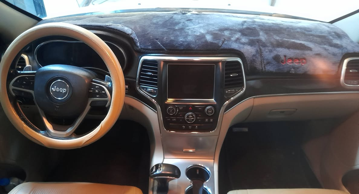 🚙 للبيع او مراوس 

 جيب جراند شيروكي لمتد 2014 خليجي

🔹 موديل 2014
🔹 خليجي
🔹 فئة Limited
🔹 محرك 3.6 V6
🔹 قير أوتوماتيك 8 سرعات
🔹 لون أبيض 🤍
🔹 ممشى 180 ألف كم
🔹 داخلية جلد
🔹 شاشة
🔹 كاميرا خلفية
🔹 حساسات
🔹 تحكم سكان
🔹 مثبت سرعة
🔹 تكييف أوتوماتيك
🔹 مقاعد كهرباء
🔹 بنوراما و جكات 
🔹 أعلى مواصفات بلمتد 
موجود سونار مع صور 

📞 للتواصل: ***********
