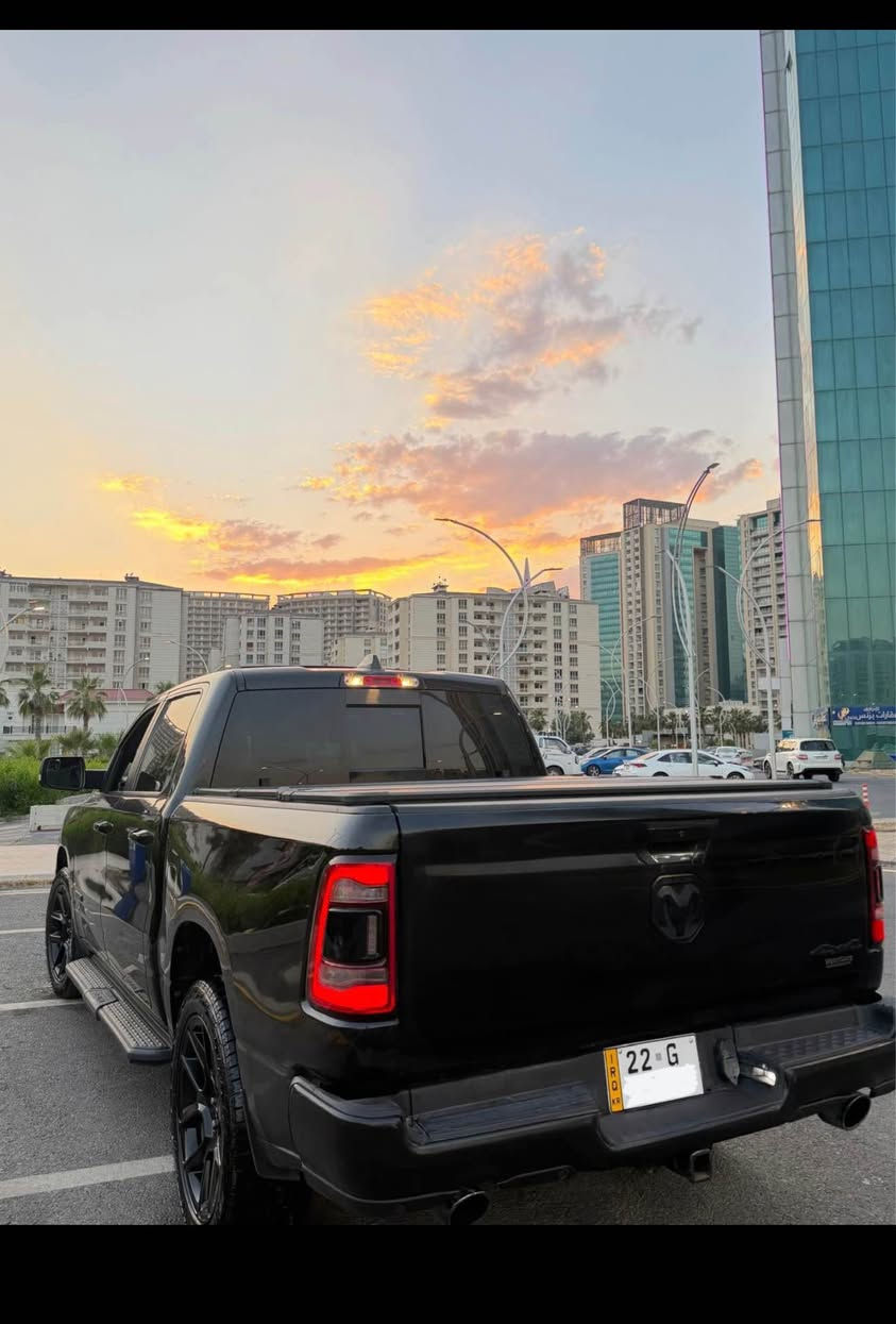 دوج رام سبورت فووول 2022 رقم اربيل 
تخم ويل جديد صدر جديد 
ماء راديتر جديد
فيتبمب جديد
دهن گير جديد
دهن مكينه جديد + فلتر الشوته + فلتر التبريد
تبديل باب الجنطة والبونيد محدث بدون ايرباك بدون دواخل رقم تقريبا مميز بارد بالجاملغ الخلفي شي بسيط جدا
سنويه لحد ٢٠٢٩
للتواصل *********** أربيل, العراق
