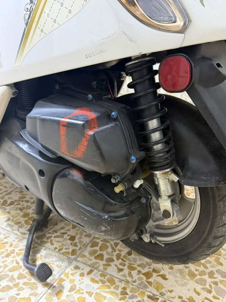 دراجه بوليس حديث ياباني ماخذها اقل شهرين طالع بيها مرتين فقط تفويله  بس وحده جديده حرفيا السعر مليون و١٠٠ قفل وصل شراء موجود الشراي يتصل ع رقم *********** 
مكاني بغداد مدينه الصدر
