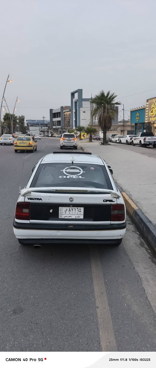 اوبل فيكترا • ٩١ • محرك 18