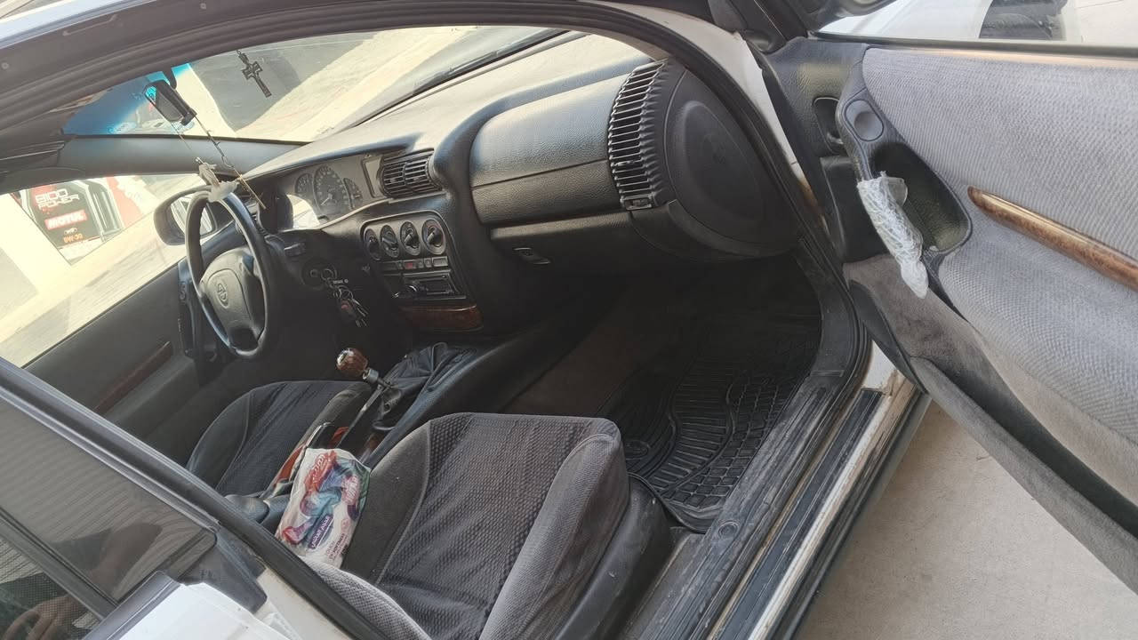 تحيه طيبه
سيارة اوبل ( بزون ) موديل 1995 اللون ابيض

الشرعي اني السياره  شرط التحويل السياره خير من الله (( محرك // كير عادي // اكسل //
طخم امامي+ خلفي // ABS// اطارات// البطارية // التبريد ثلج // الكهربائيات كلها شغاله)) 
السياره مكفولة من دعاميه إلى دعاميه كلها شغاله 
ربع ما تصرف عليها كامله مكمله مالت بيت وعلى ايدي 
 السعر ( 53 ) وبيها مجال قابل للتفاوض للبيع فقط نقدا نقدا

***********
***********
