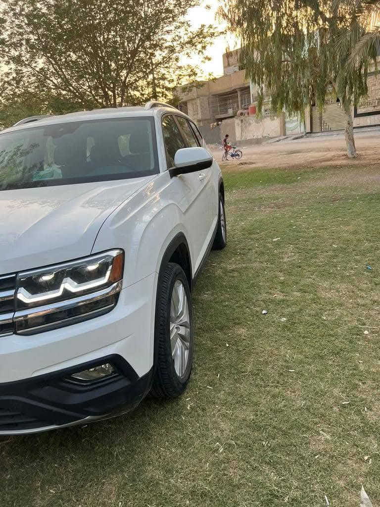 Volkswagen Atlas SE 2019
CLEAN TITLE 
اراوس مع سلفرادو او رام… 
ضرر بسيط بارد بالبابين جهت السايق 
حجم المحرك 6 سلندر
عداد المسافة المشي 50 

المواصفات:
بصمة تشغيل
بصمة أبواب
تشغيل عن بعد (Remote Start)
صندوق شفط كهربائي 
رادار أمامي (تحديد مسار)
رادار جانبي (نقاط عمياء)
رادار خلفي (تحذير من الاصطدام)
تحكم وضعيات القيادة Drive Modes 
تبريد مركزي لمس
كشنات جلد+تدفئة
هاند بريك بصمة
Android Auto 
Apple Car Play 
مانع انزلاق+ABS
شاشة كبيرة لمس
رادار خلفية+ كاميرا 
تحكمات استيرن
اوتو ستارت Auto start 
اوتو ستوب Auto Stop 
وبقية المواصفات المعروفة
الاتصال ***********

كل بانزين عادي حت مكتوب ع قبق البانزين
