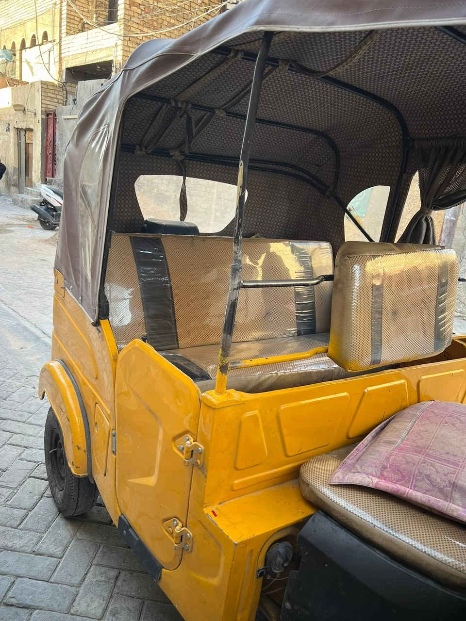 للبيع موديل 21 رقم نكليزي باسمي رايدههه ب7 وبيههه مجال مكاني بغداد مدينة الصدر ***********
