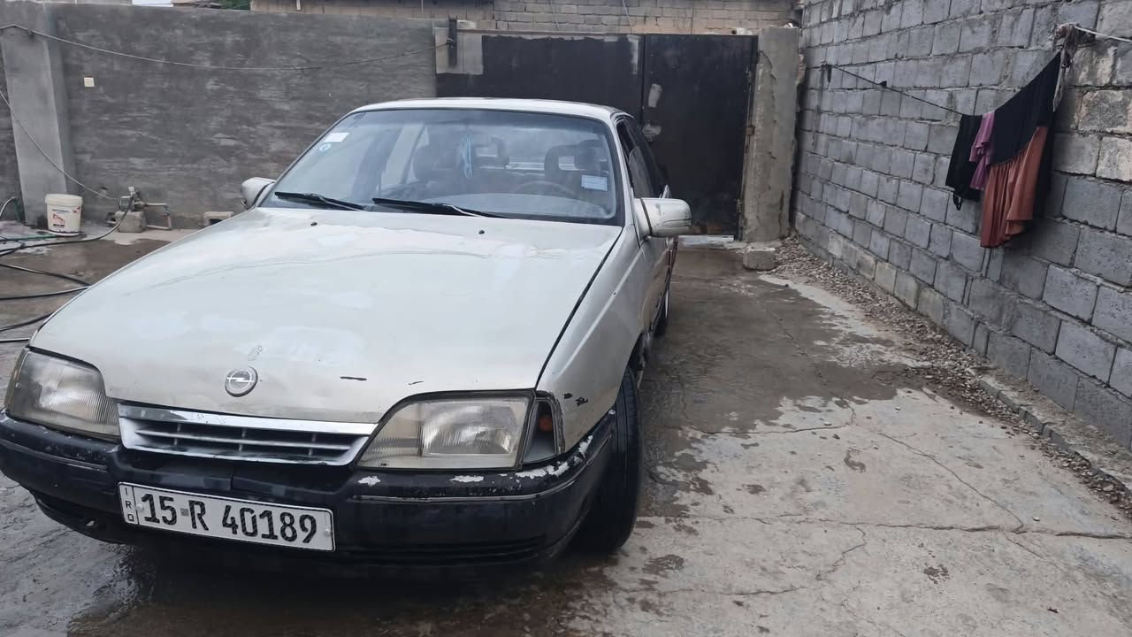 اوبل اوميغا • ١٩٨٧ • مكينة ٢٠٠٠
