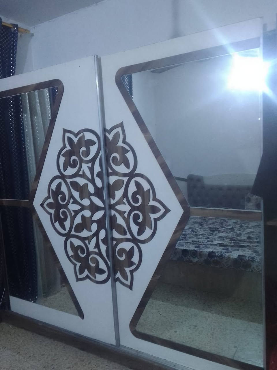 سلام عليكم غرفة تركيه مع فراش المكان بغداد الحريه السعر 100 وبيهة مجال *********** تصال رصيد
