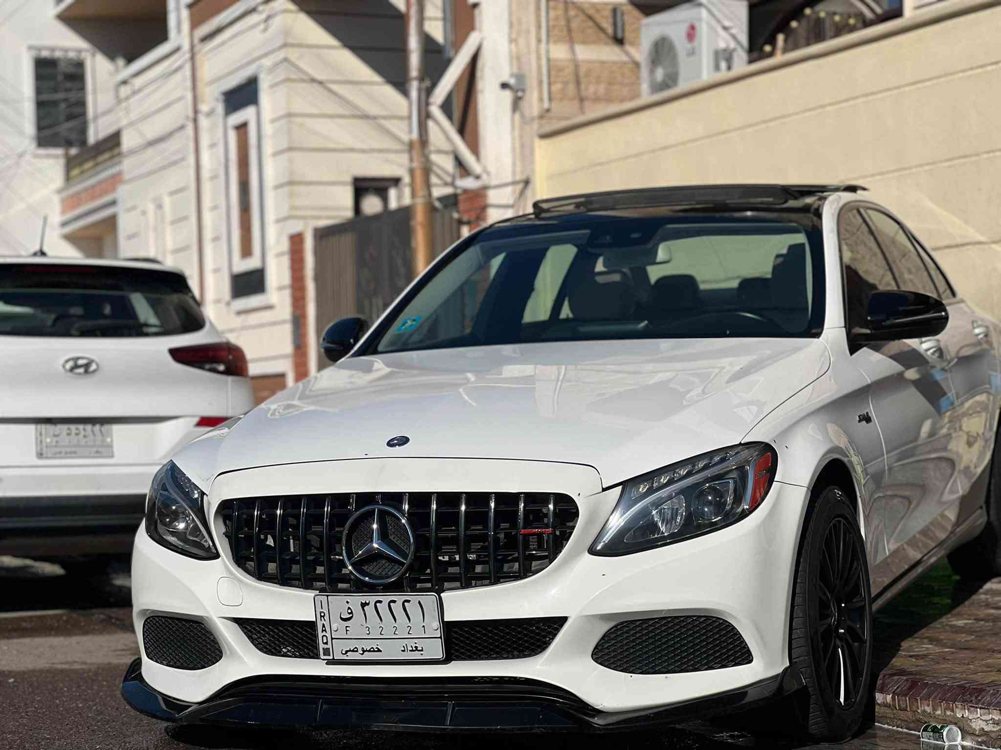 c300  
موديل 2017 
ماشيه 61000 كم 
حادثها تبديل جنطه فقط وشويه صبغ بالجاملغ الخلفي ( رش على كد شبر بدون معجون) 
والتقرير مرفق مع الصور
بدون ايرباك  السياره جديده وأي نقص مابيها 
العنوان الكرخ
***********
السعر 21$
