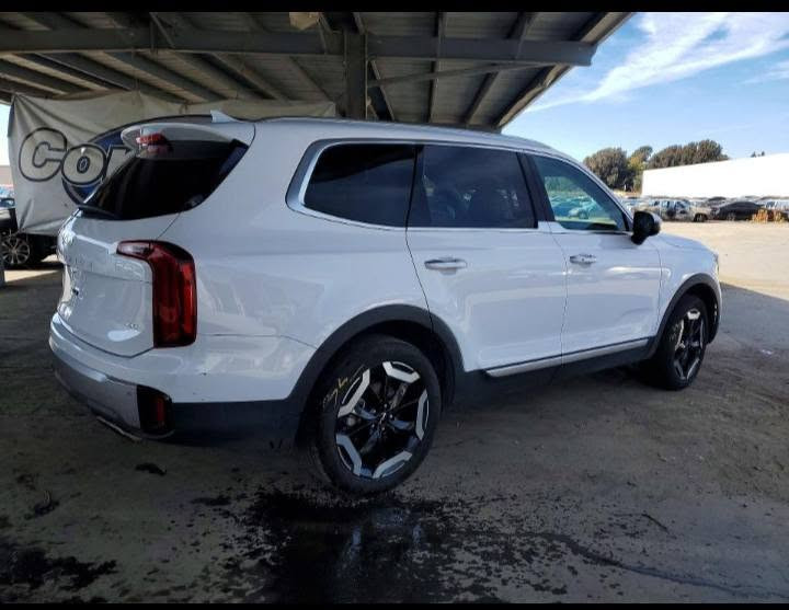 أللهم صلى على محمد وآل محمد 🧿 
مزاد اليوم  
نوع السياره 2025  KIA TELLURIDE S 
ضرر تلف مكينه 
خدوش خفيفه 
السعر حسب المزاد 
تقرير كارفكس قبل الشراء مجانآ 💯 
خبره في مجال عملنا أكثر من 15 عام 🙏 
ممكن استيراد ع كتاب ذؤي الشهداء معفيه من رسوم كمرك ورسوم رقم 🌹 
مكتب الحسناوي لتجارة السيارات الامريكيه والكنديه عنوان بابل قضاء الكفل مجاور دائرة أحوال الكفل مقابل صيدليه الشهد 🌹 
للاستفسار الاتصال على الرقم التالي 
*********** وات ساب 🇮🇶
