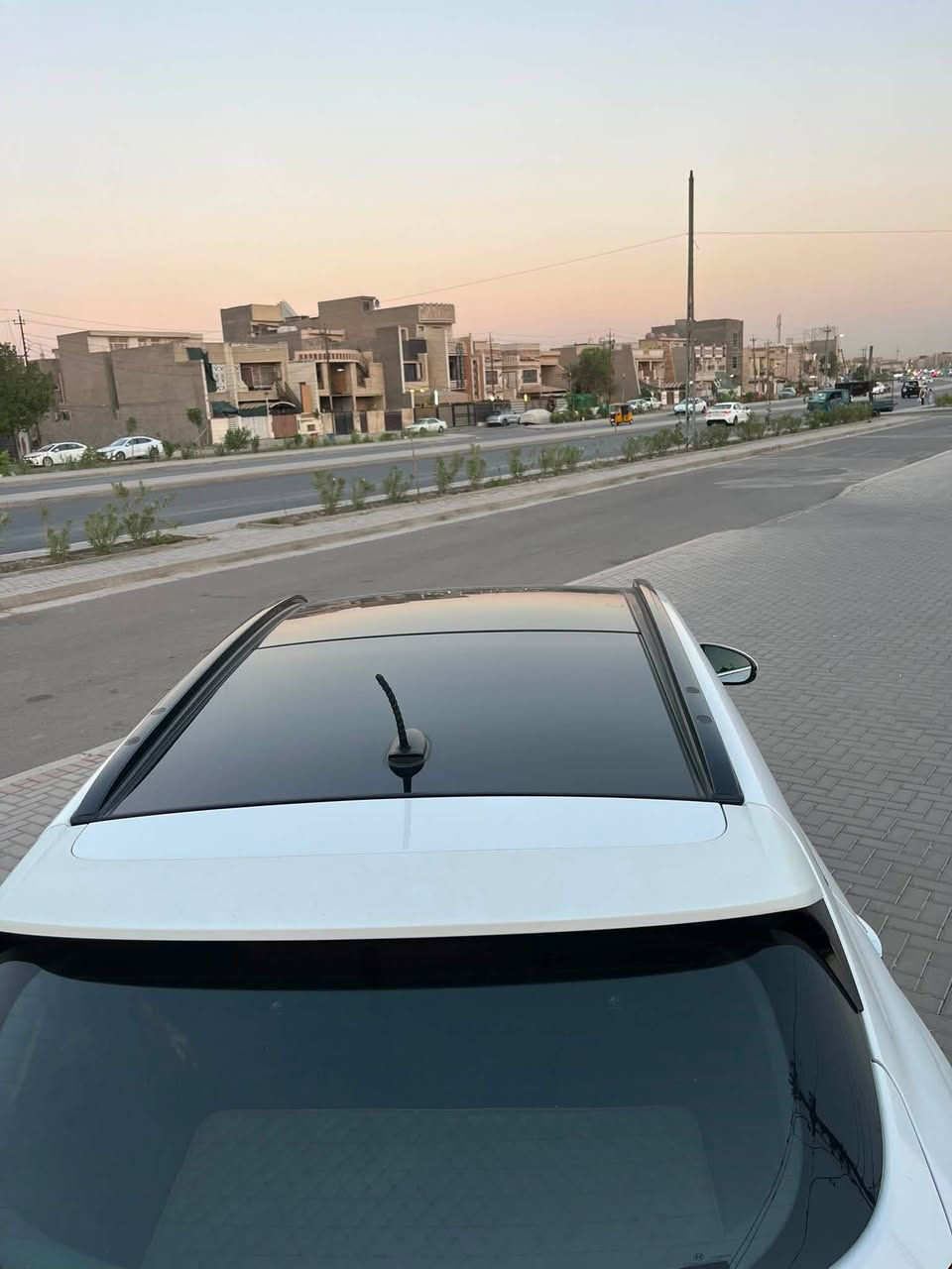 سلام عليكم
سياره توسان موديل 2020 خليجي
 ماشيه 100 الف كيلو 
بيه نص باب صبغ ونص بنيد صبغ سياره جاهزه من كلشي مبيه اي نقص كير ومحرك مكفولات
مواصفات السياره فول 
الداخل صاج 
تحكات ستيران 
مثبت سرع 
سياقه ذاتيه 
ثلث وضعيات قياده 
فتح بنرامه 
كشنات كهرباء
شحن واير ليست
حساسات خلفيه
مري شفط
وبعد بيه هواي موصفات
سعر السياره $155 قابل للتفاوض

***********
واتساب او اتصال
 المكان حي الجهاد
