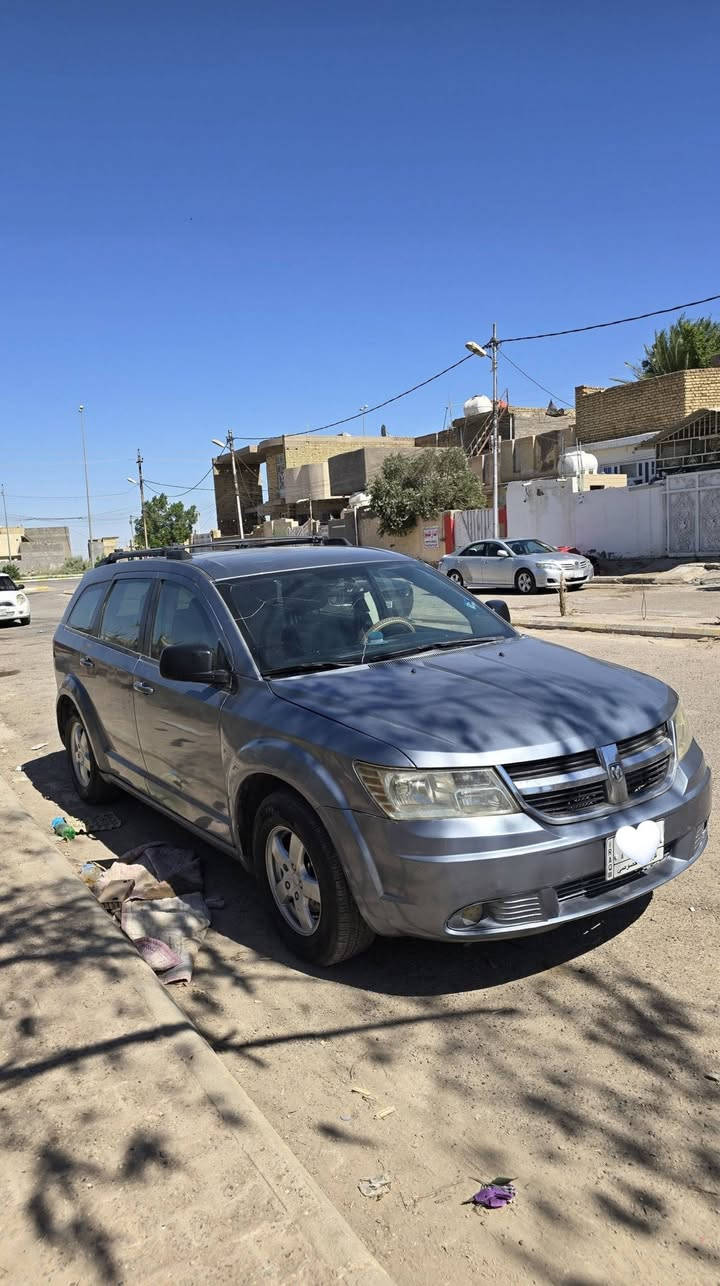 السلام عليكم للبيع دوج جورني 2010 مكينه2400 منضومه غاز  كير تبريد حداديه خير من الله داخل نضيف شاشه سماعات تخم تاير لايت زنون تحويل مباشر رقم كربلاء مكاني الكوت السعر 80 وبيها مجال للطيبين ***********
