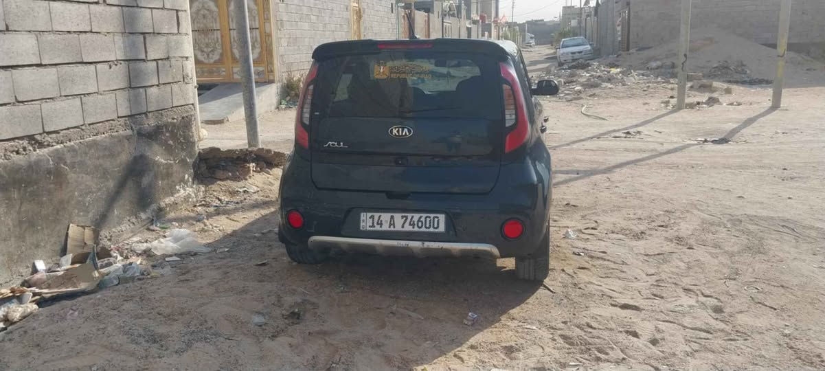 السلام عليكم كيا صول موديل ٢٠١٧ محرك الفين gdi وارد امريكي حادثها بوز الجاملغ الايسر الامامي بدون دواخل  وبيها طخات بسيطه موضحه بالصور وبيها جراد بنيد وقماره ومحركها مجفت صار شهر تقريبا  والباقي جاهزه من كلشي تبريد كير حداديه ٨٠% تخم تاير كهربائيات كلهن جاهزات  السياره بسمي رايدها بشده 100$ وبيها مجال *********** رقمها بصره بس مكانها بغداد حاليا اؤ مراوس حسب القناعه بغداد, العراق
