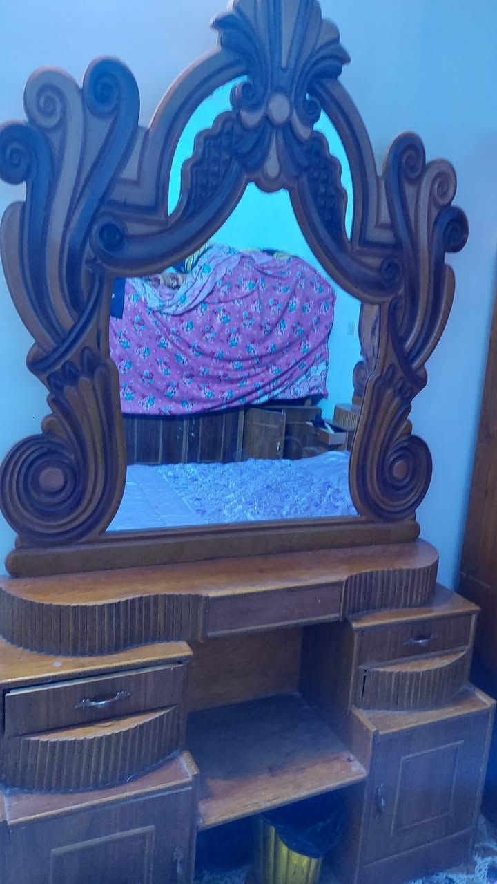 سلام عليكم  يرحم والديكم  عندي هايه الغرافه البيع والله العظيم  محتاج  فلوس الإيجار البيت ضروري  وأريد  ابيعه ولاتكسرون  بيه واليحب يتوصل الخاص 650وبيه مجال والله العظيم  محتاج فلوس ضروري  كمافي الصوره نظافته***********
