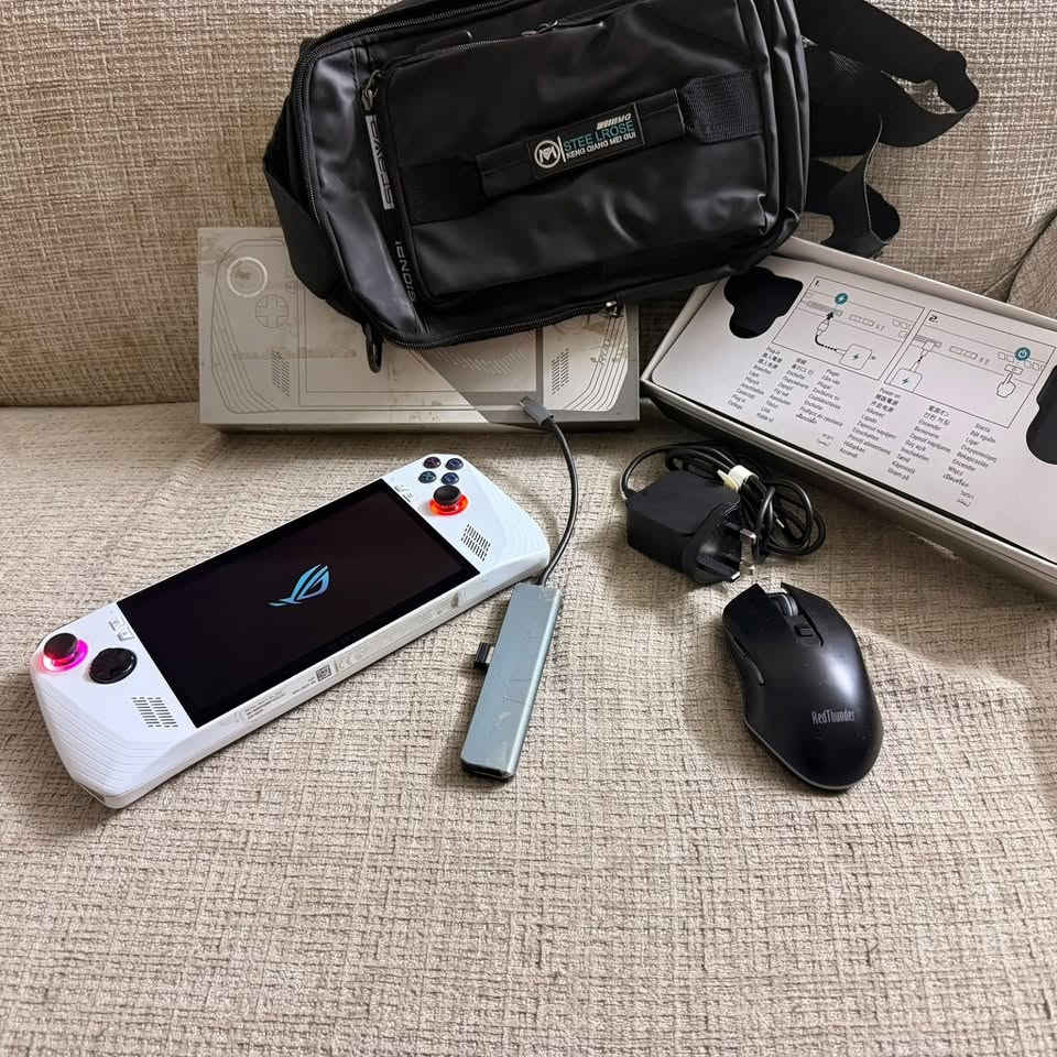 * جهاز Rog Ally العادي
*    نضيف جداً  نضافه 95% 

* كارتونه وشاحنه موجودة

* التواصل واتساب فقط او داخل التطبيق
***********
السعر :425.000
