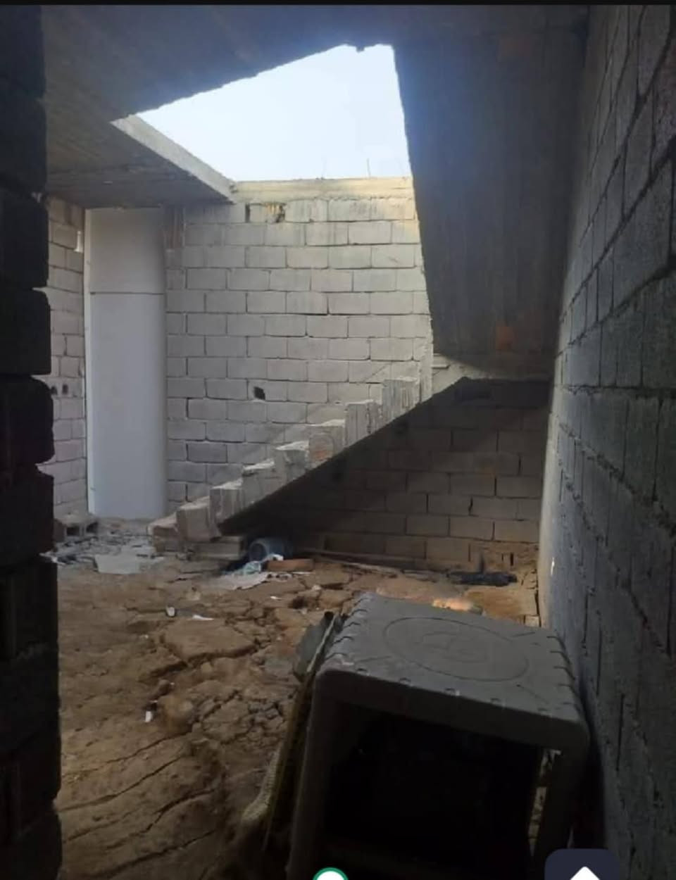 هيكل للبيع المساحه ١٠٠ متر ٥×٢٠ طابو زراعي سند ٢٥ يحتوي على استقبال وصاله ومطبخ وغرفه نوم وصحيات
الموقع بهرز حي الشرطه قرب جامع الحبيب المصطفى للاستفسار ***********
هيكل للبيع المساحه ١٠٠ متر ٥×٢٠ طابو زراعي سند ٢٥ يحتوي على استقبال وصاله ومطبخ وغرفه نوم وصحيات
