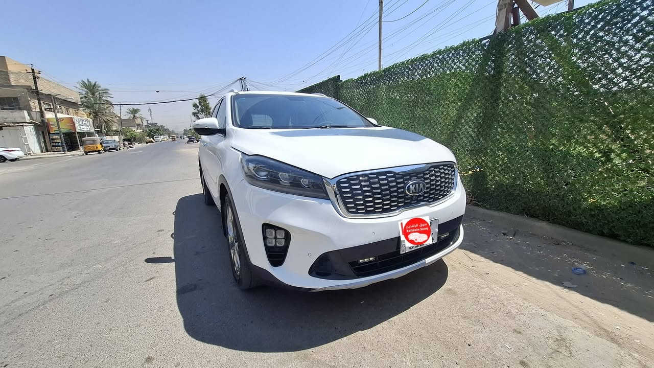 سورنتو 2019 خليجي 
6سلندر  3500 
كير 8نمر
تبريد 3قطع 
تحكم استيرن مقاعد جلد 
تبريد 3قطع ثلاجة
السيارة اجمل من الصورة 
ماشية 95  كيلو
اربع كامرات محيطية ورادار 
المقاعد الامامية كهرباء 
مري شفط
حساسات امامية وخلفية 
مانع انزلاق وانحدار 
هزة وسنوية جديدة
جنطة كهرباء 
السعر 22$ وبيه محال 
***********
