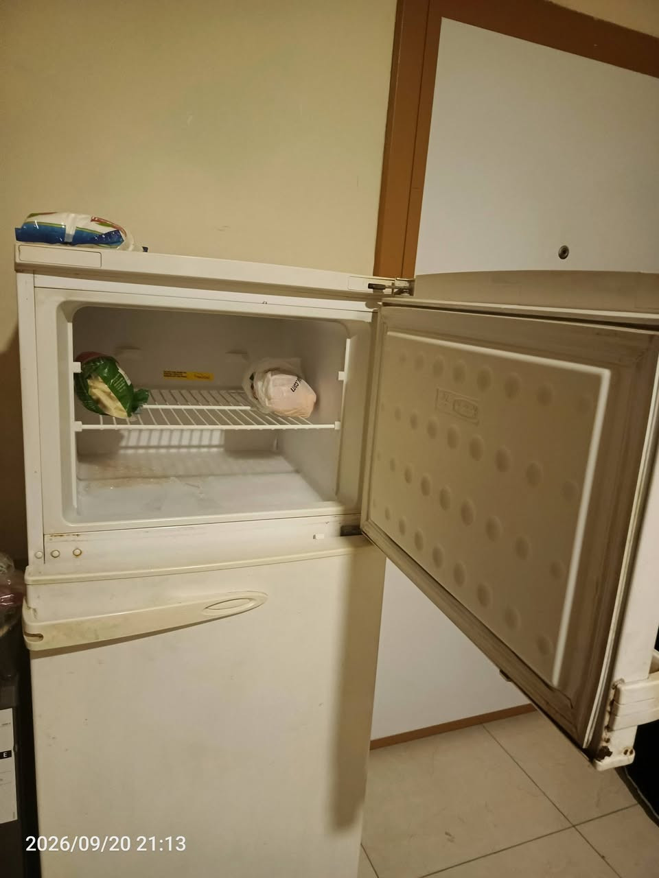 للبيع مستعمل
غسالة سامسونغ أوتوماتيك 8 كغ، وبراد بيكو 10 قدم. شغالين ما فيهم أي عطل.
مطلوب بالغسالة 150 ألف والبراد 100 ألف. السعر قابل للتفاوض.
التواصل على الواتساب ***********

نص مكتوب في الصور:
- 2026/09/20 21:12
- 2026/09/20 21:14
- 2026/09/20 21:13
