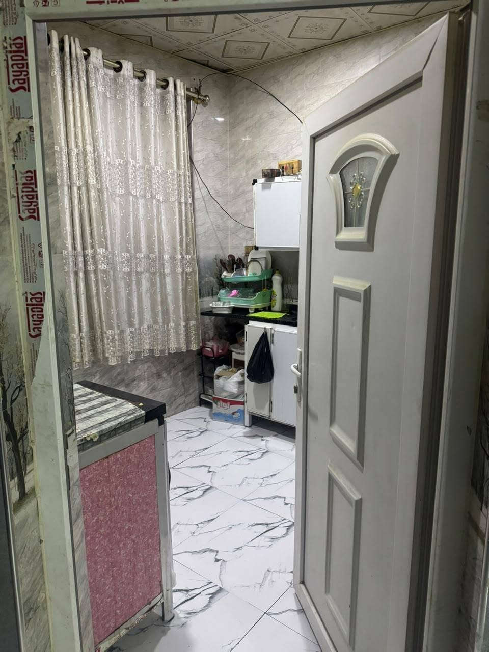بيت للبيع ٥٠ م حي الامامين يبعد ٢ كيلو عن الامام قريب ع الشارع العام مقابل عامود ١٢ شارع بغداد للتواصل خاص السعر مناسب ان شاء الله
