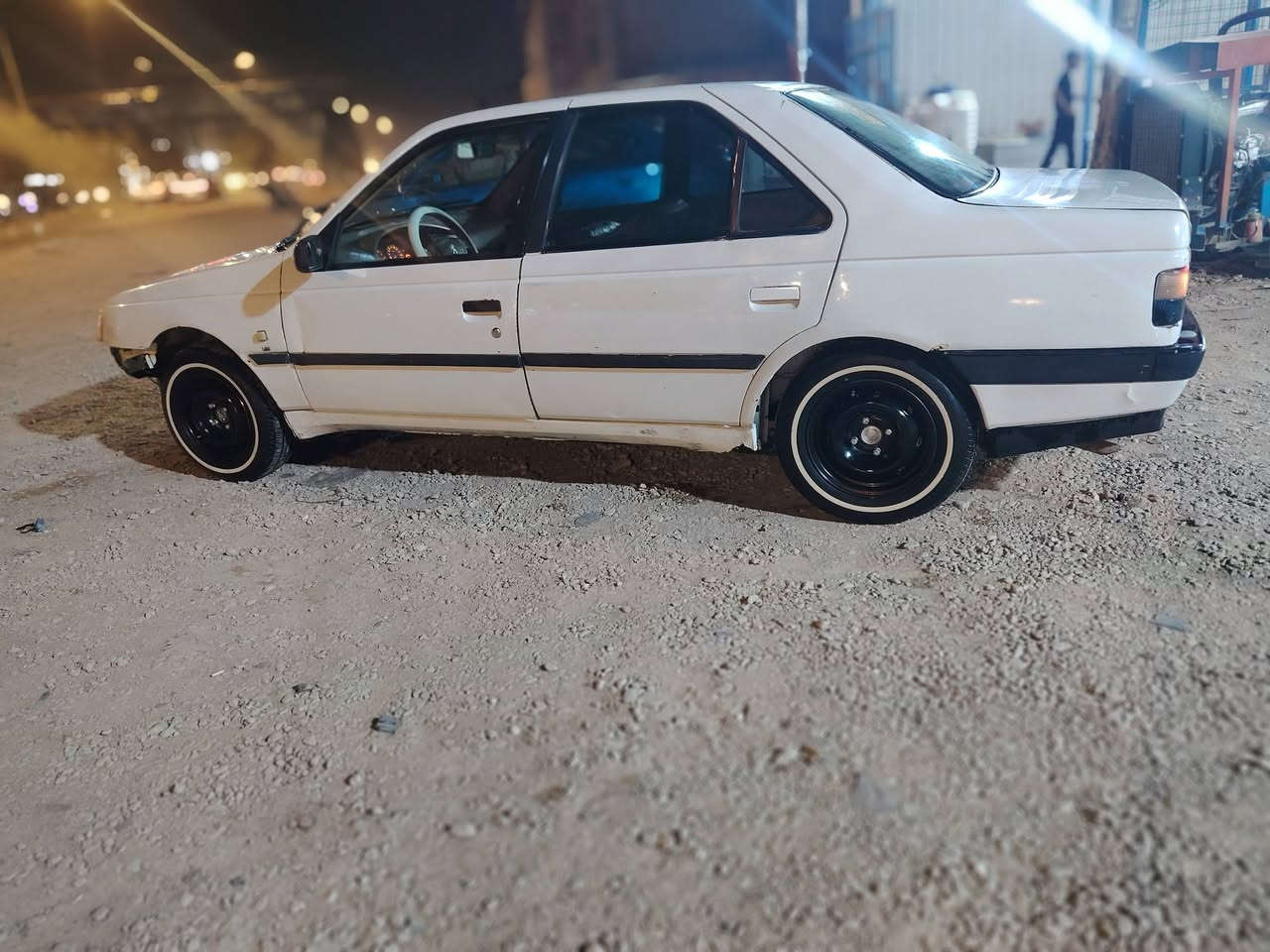 السلام عليكم  بيجو 405 جيلكس  رقم كربلاء نكليزي بسمي مداور هنا بل نجف  مديل 2010 السياره كير  ومكينه وتبريد خير  من الله تخم تاير جديد بيها زنون وسكن     بيها الدوسه معمره نضيفه بيها جاملغ الامامي مبدل والباقي كفاله م̷ـــِْن شواصي السياره يرادله ترتيب السعر 35 وبيها مجال مكاني نجف الاستفسار ***********
