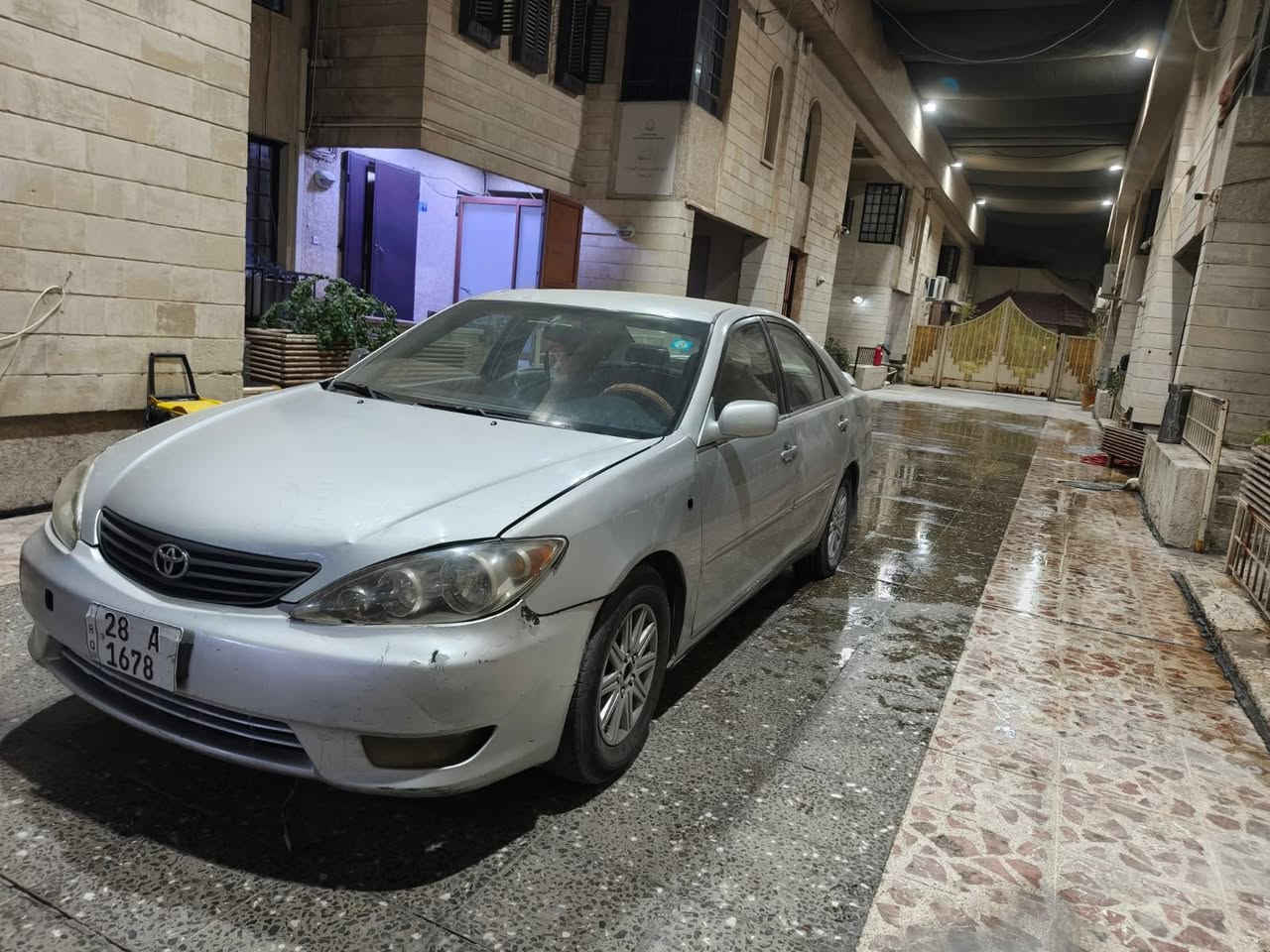 السلام عليكم 
كامري 2005 سياره بسمي تحويل ثاني يوم سياره يرادله صبغ او مشط استيرن  أو بقية التفاصيل داخل الصور 
مكاني بغداد بياع 
رقم الهاتف ***********
السعر 78 أو بيه مجال
