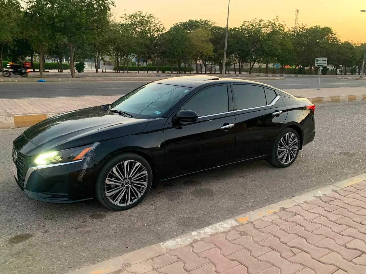 Nissan Altima 
2024 SL
 فول مواسفات   پیش و پشت کەپسە لەسەر شەریکەیە ٢٢ هەزار روشتوە
یەک بست جملخ و یەک بست دوسەکەی بویاخە وینەم داناوە 
بی ناوگرتن ارباک شان سەکن و سوکان سیستەمە 
ژمارە کاتیە سی مانگ هەیە بو رەقەم 
 سعر ١٨٣ مەجالیک 
دەعامی بو دەعامی بەشەرت
ناونیشان کلار 
*********** 

نیسان التیما 2024 
موسفات SL 
فول موسفات ماشی ٢٢ الف 
ترقیم شیمالی 
فقد شبر جملخ و شبر دوسە صبخ 
بدون دواخل ارباک ستیرن بردە سیستم بیلاد
رقم شاسی موجودە بانشر
بجم امامی  خلفی کبس  
سعر ١٨٣ بیمجال قلیل 
عنوان قضاء کلار 
***********
