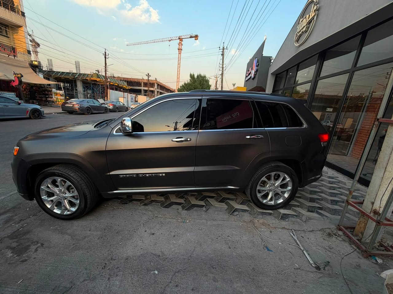 🚙 للبيع جيب جراند شيروكي سوميت 2020 – 5.7 HEMI V8

🇺🇸 وارد أمريكي
📍 ماشية 64 ألف ميل
✅ بدون حادث
✨ فقط قطعتين كلير
🛡️ مغلفة PPF مع ضمان 10 سنوات
🪟 مظللة + كتاب تظليل سنوي
💵 السعر 28500$ 

🔥 5.7 HEMI V8
• فل أوبشن Summit
• داخلية جلد فاخرة
• تبريد وتسخين للمقاعد الأمامية
• فتحة بانوراما
• نظام صوت Harman Kardon
• كاميرات وحساسات
• مثبت سرعة متكيف
• أنظمة أمان ومراقبة النقطة العمياء
• جنوط 20 إنچ
• دبل 4×4

💎 سيارة في بغداد الكرخ 
نظيفة جداً، استخدام شخصي، جاهزة للفحص بأي مكان يختاره المشتري .
📞 للاستفسار والحجز: ***********
