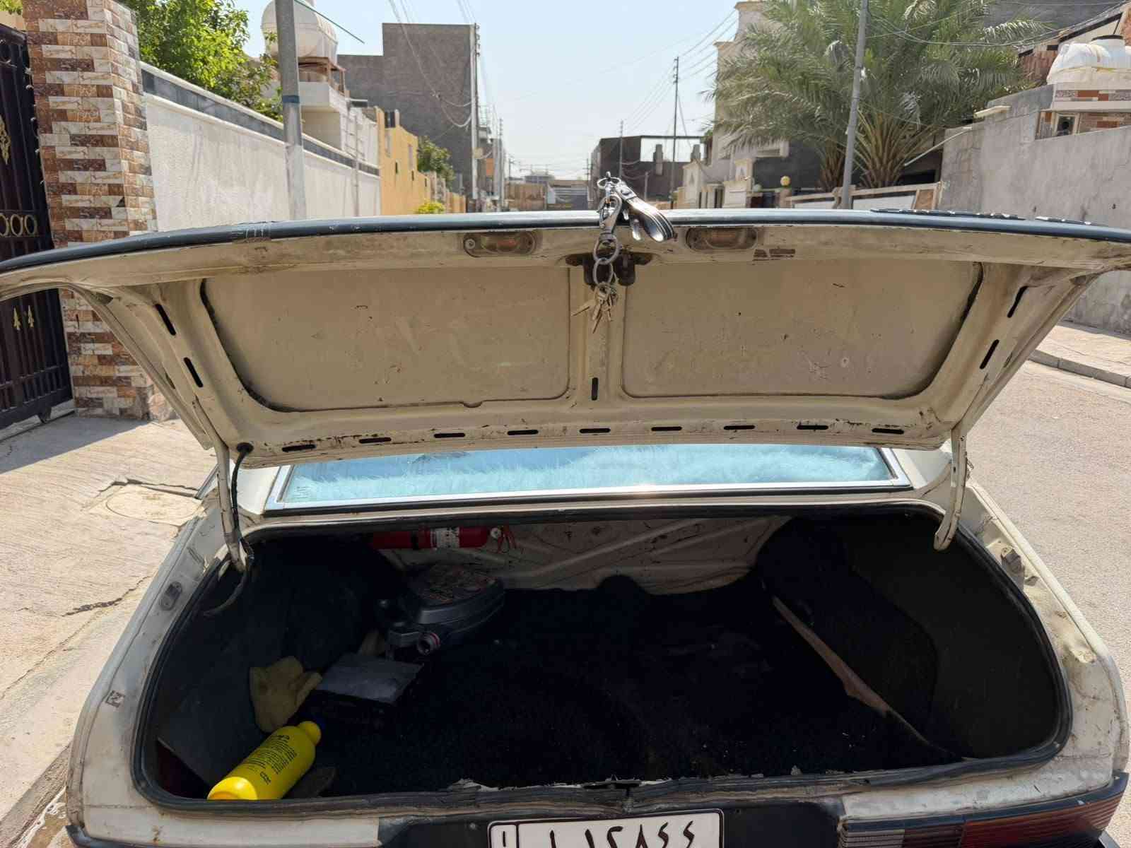 برازيلي ٨٦  ابلادي كير ومحرك وصدر جديد  ٣٨ وبيه مجال ***********  مكان سياره الفلوجه

نص مكتوب في الصور:
- اليوم ١٢:٠٠ م حية
