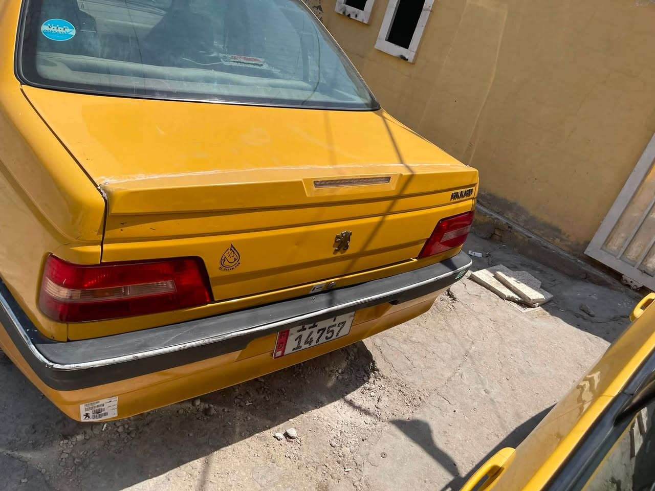 بيجو لميس للبيع موديل ٢٠١٥كلشي شغال تبريد شغال كهربائيات شغاله فقط رون مخربط يدوي مسوي وموجود ايسي جديد بس مارحت سويته  وبريك تنفيس سعره ٣٤بيه مجال ***********
