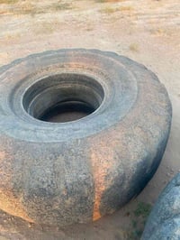 زوجين تايرات حجم 23 مع ويل  بسعر مناسب  07833432623