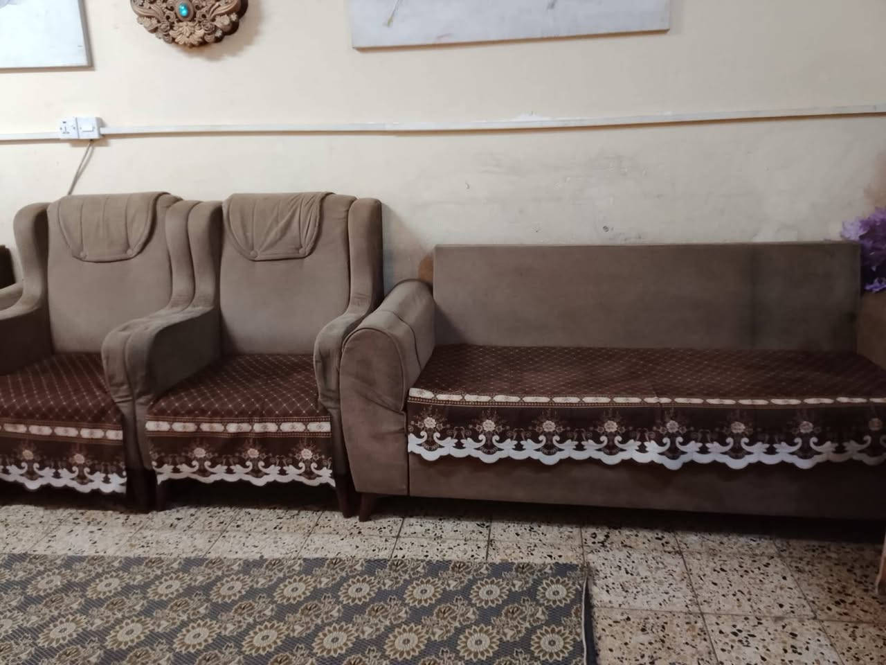 السلام عليكم غراض تخم ب ٢٥٠ والكاونتر ١٥٠ والبراد ب٥٠ والثلاجه ٢٥٠ والملحق ب ٢٠ والمايكرو ب ٧٥ المكان الحبيبيه للاستفسار اكثر مراسله الرقم ***********
